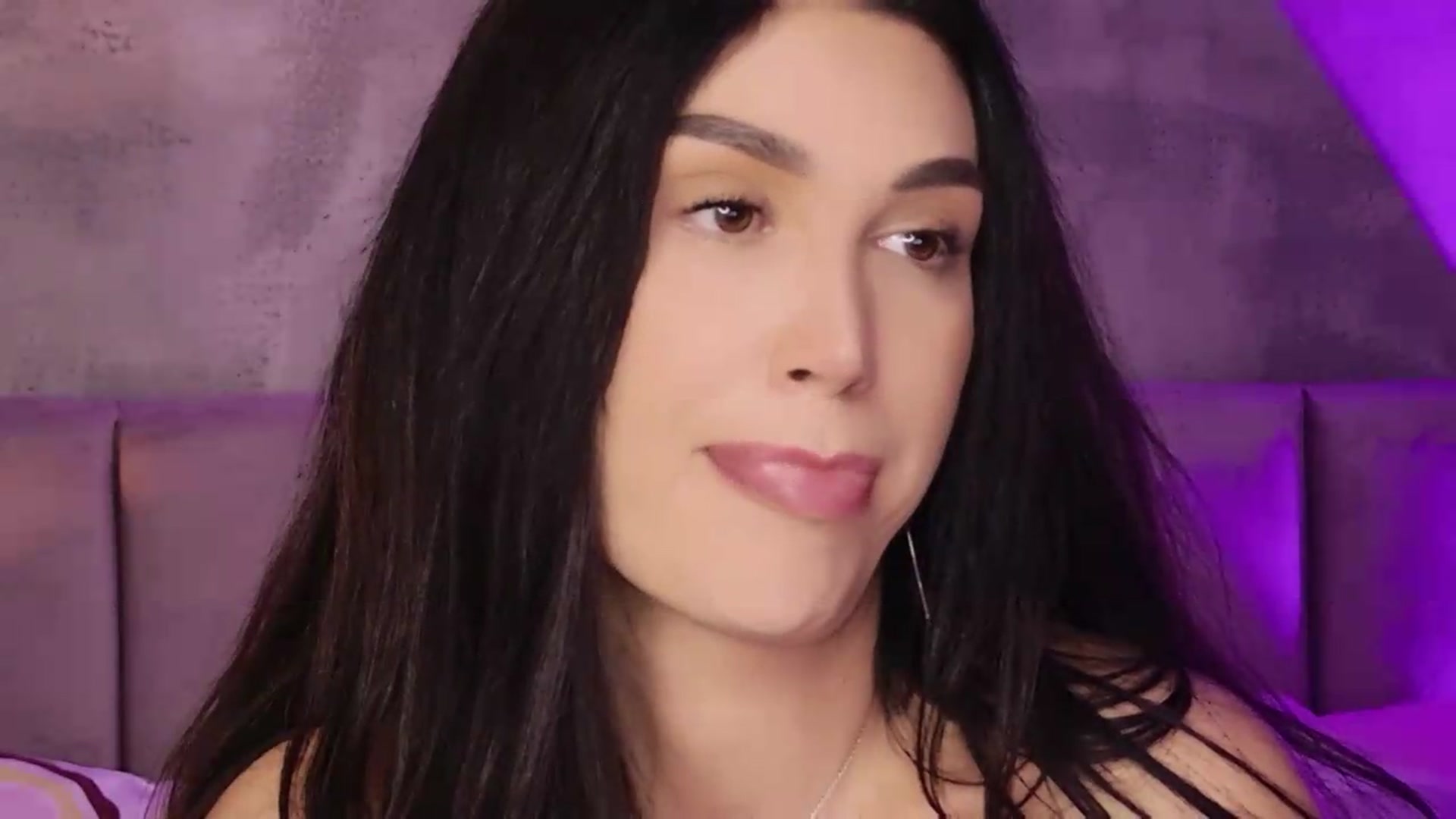 Gallery image thumbnail from Monalise's myfreecams stream on, 08/31/2026, 20:58 image 17 of 20