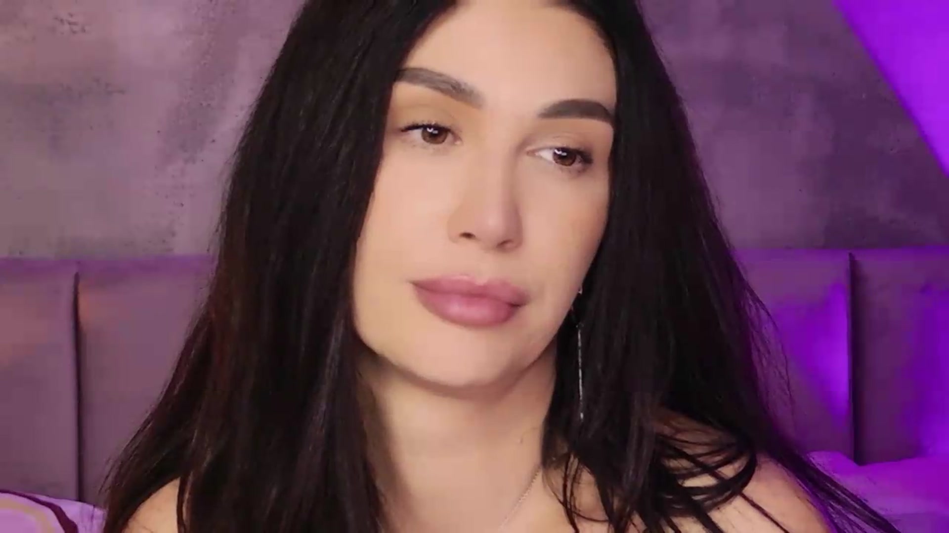 Gallery image thumbnail from Monalise's myfreecams stream on, 08/31/2026, 20:58 image 18 of 20