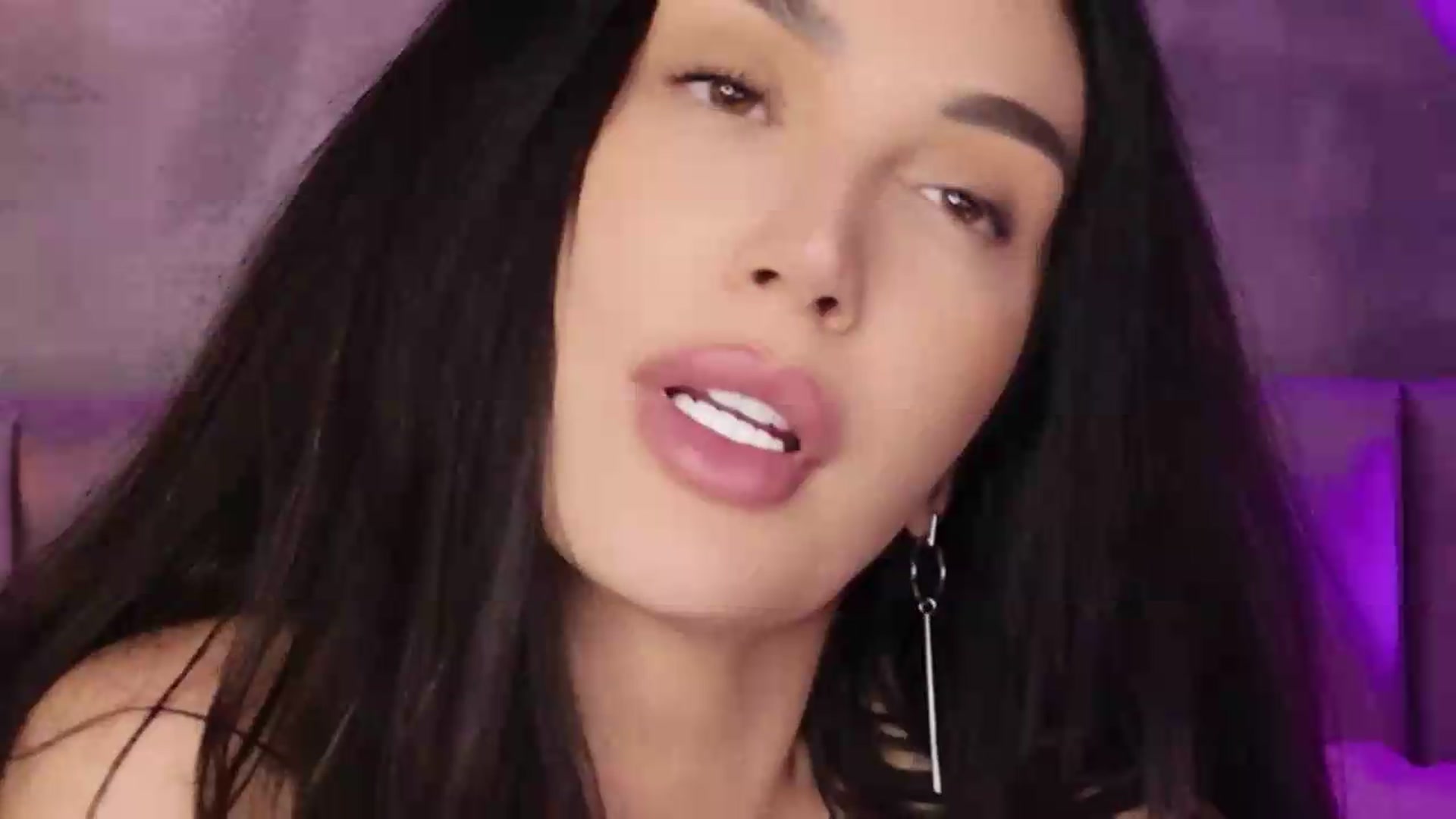 Gallery image thumbnail from Monalise's myfreecams stream on, 08/31/2026, 20:58 image 13 of 20