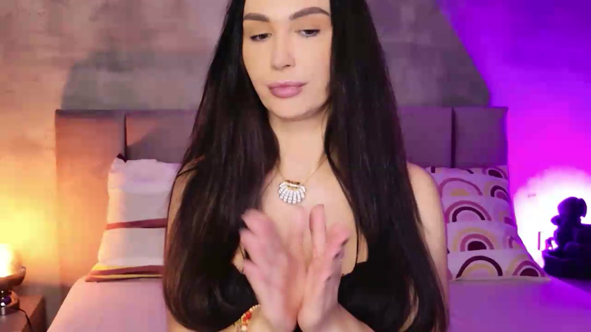 Gallery image thumbnail from Monalise's myfreecams stream on, 09/03/2026, 18:17 image 14 of 20