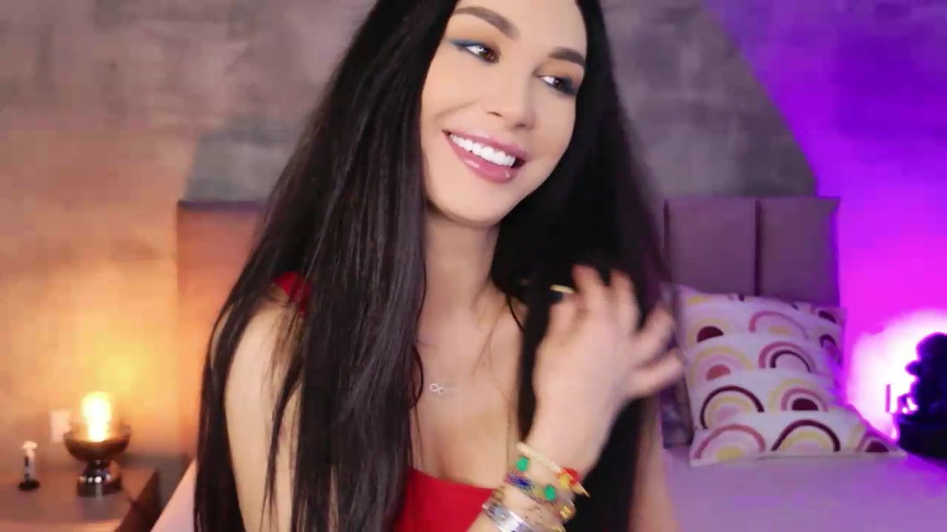 Gallery image thumbnail from Monalise's myfreecams stream on, 09/04/2026, 18:43 image 4 of 20
