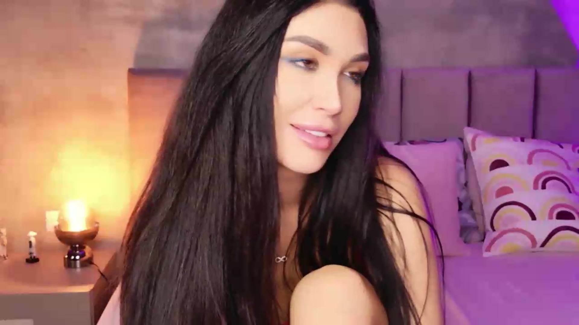 Gallery image thumbnail from Monalise's myfreecams stream on, 09/04/2026, 20:33 image 16 of 20