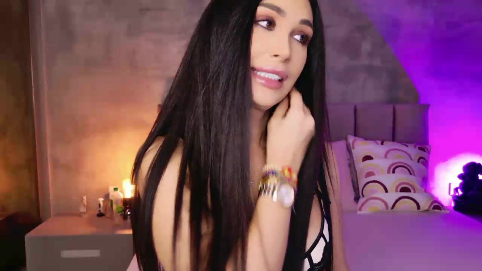 Gallery image thumbnail from Monalise's myfreecams stream on, 09/06/2026, 16:40 image 19 of 20
