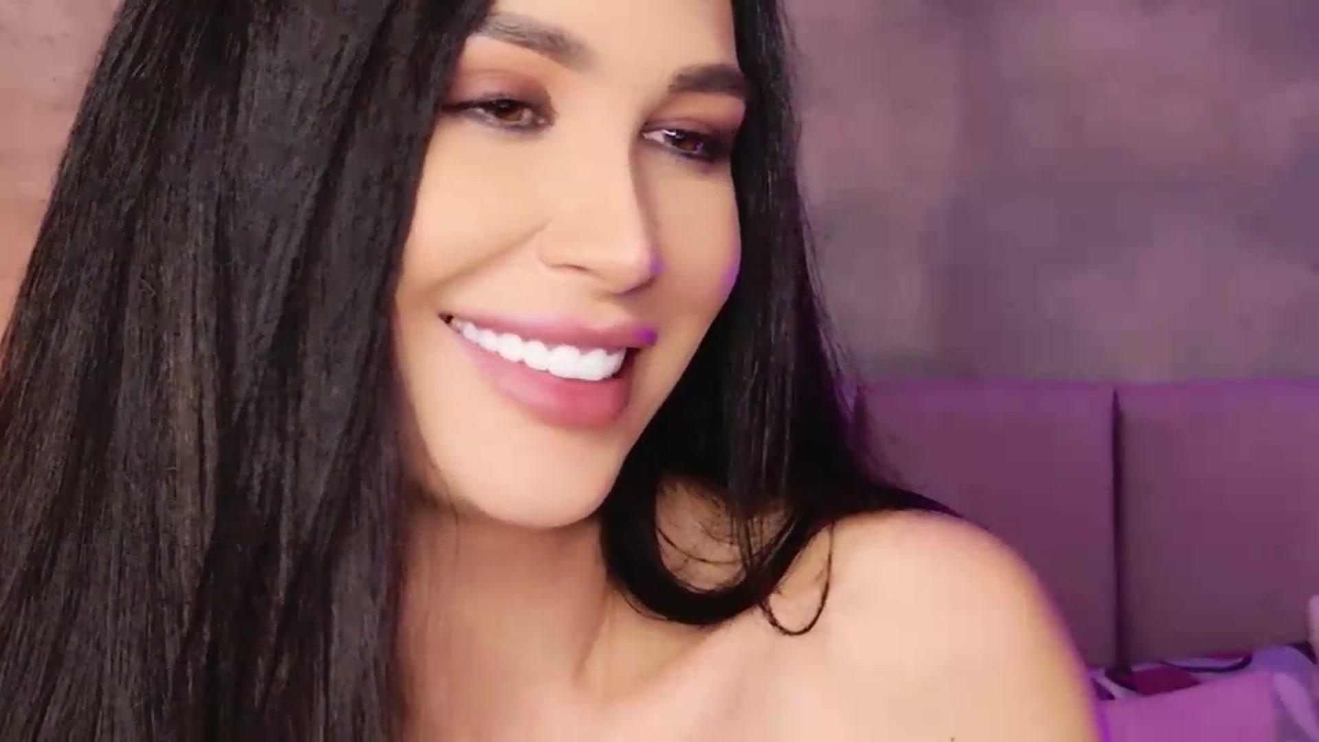 Gallery image thumbnail from Monalise's myfreecams stream on, 09/06/2026, 20:55 image 15 of 20