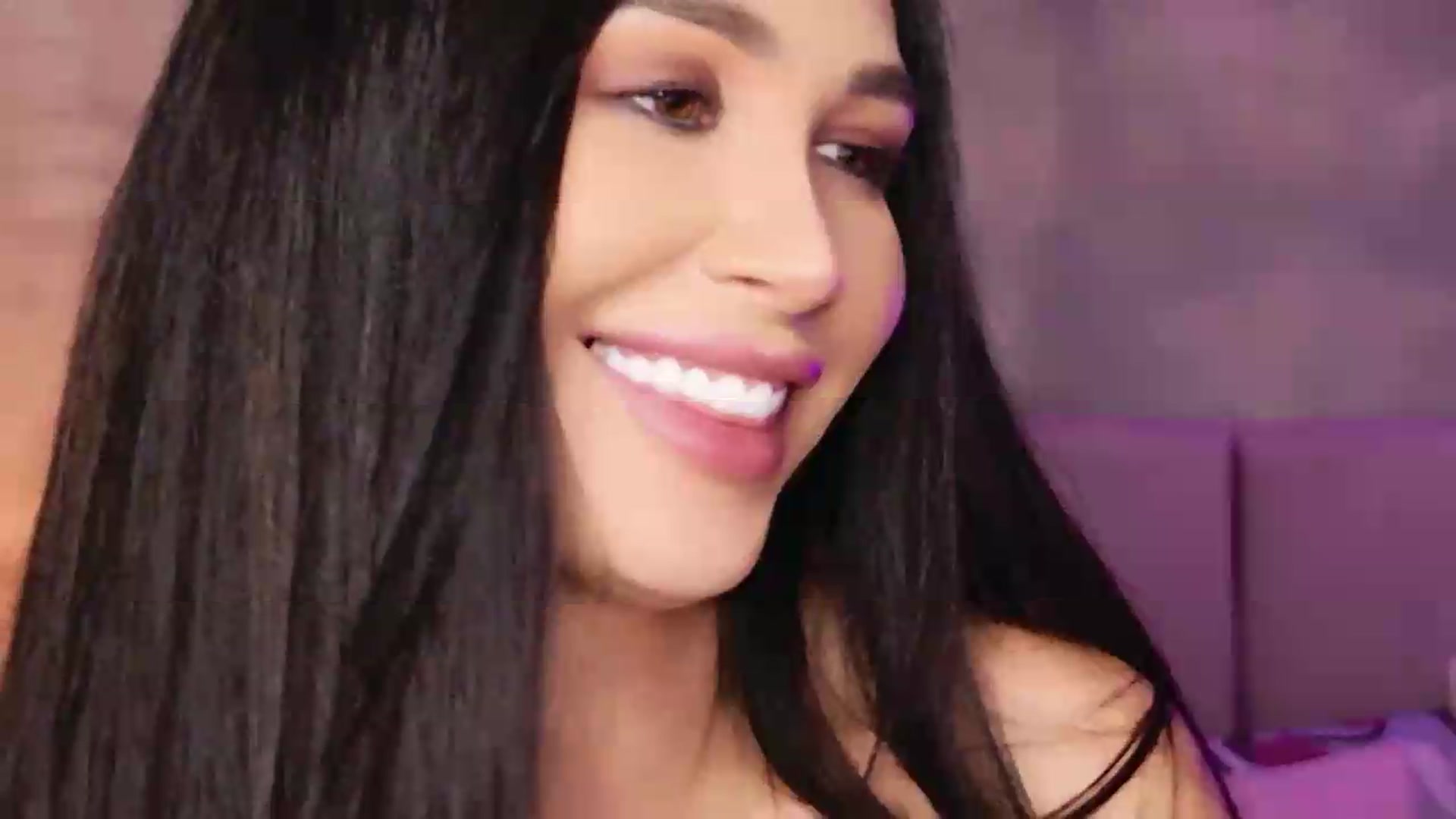 Gallery image thumbnail from Monalise's myfreecams stream on, 09/06/2026, 20:55 image 14 of 20