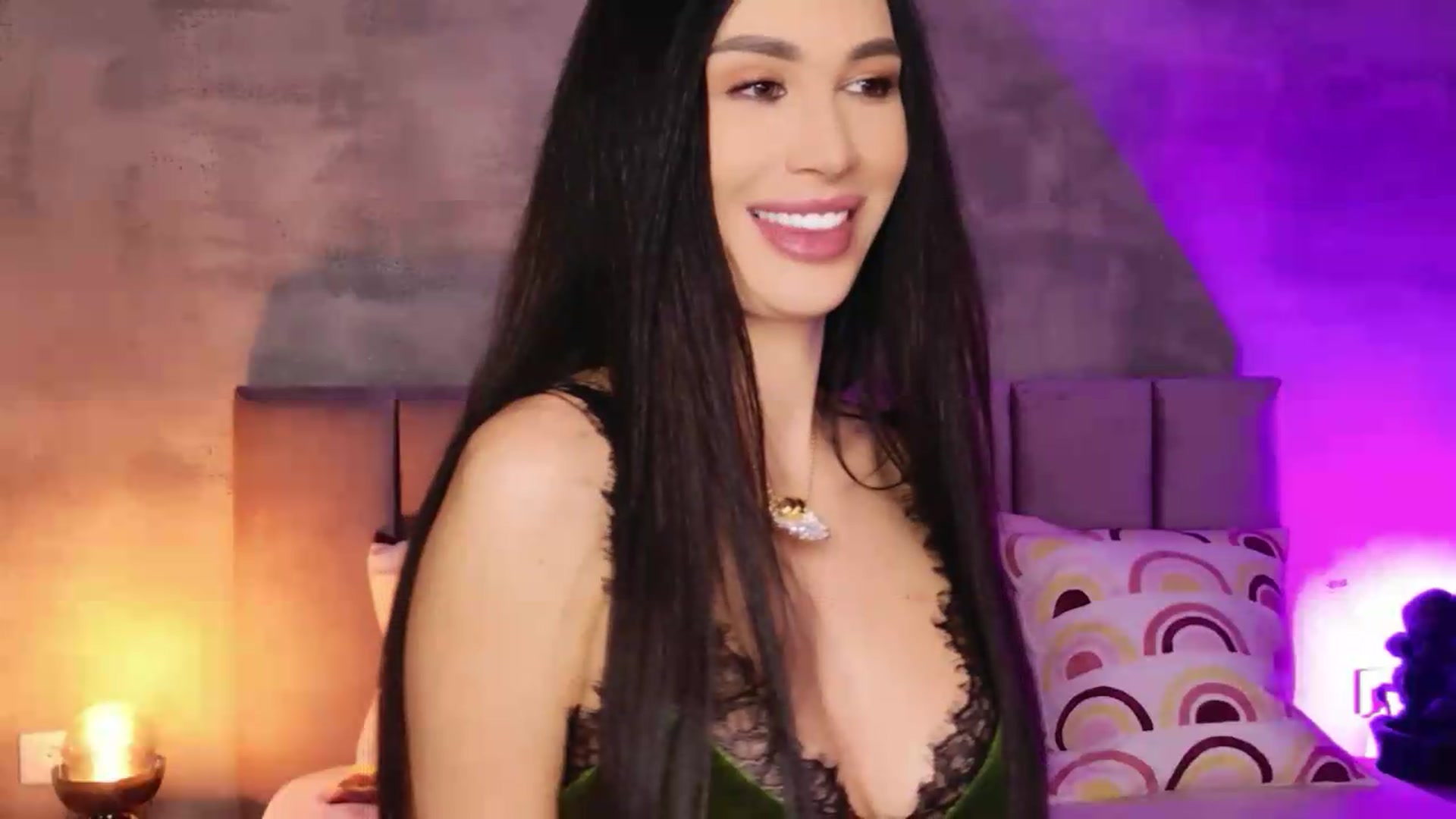 Gallery image thumbnail from Monalise's myfreecams stream on, 09/07/2026, 18:34 image 17 of 20