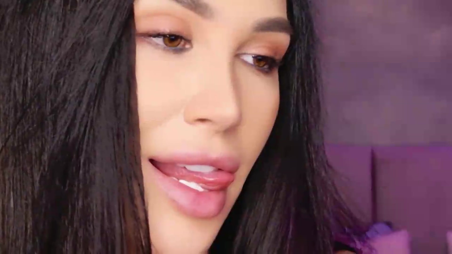 Gallery image thumbnail from Monalise's myfreecams stream on, 09/07/2026, 19:42 image 3 of 20