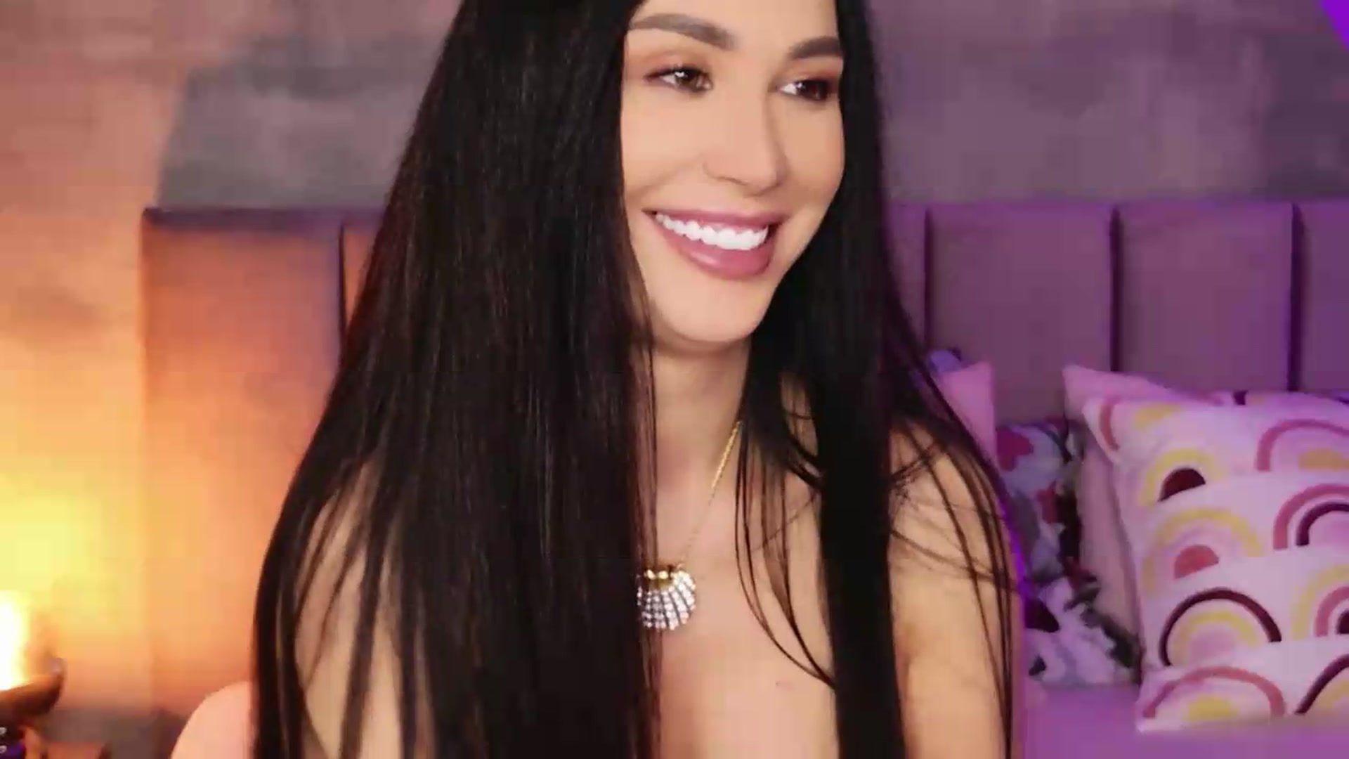 Gallery image thumbnail from Monalise's myfreecams stream on, 09/07/2026, 19:42 image 8 of 20