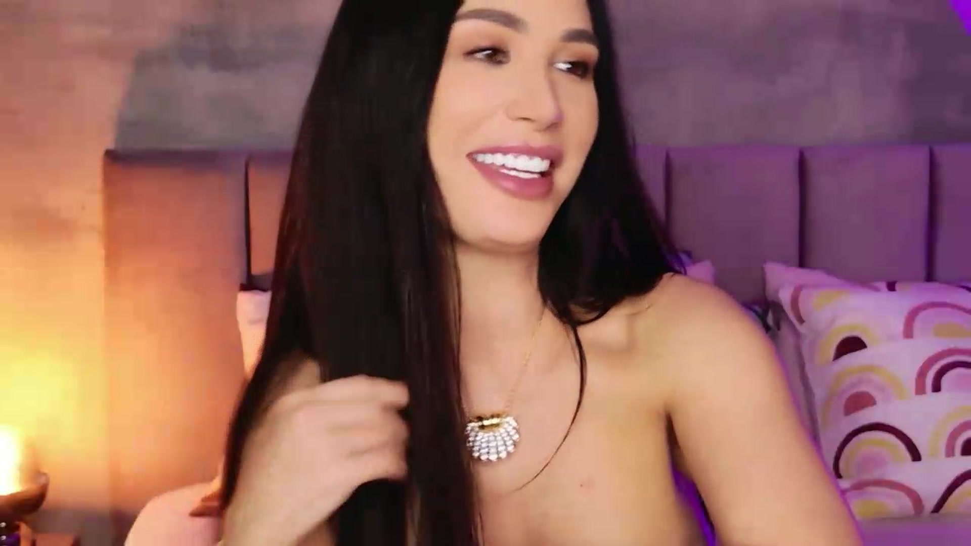 Gallery image thumbnail from Monalise's myfreecams stream on, 09/07/2026, 19:42 image 9 of 20