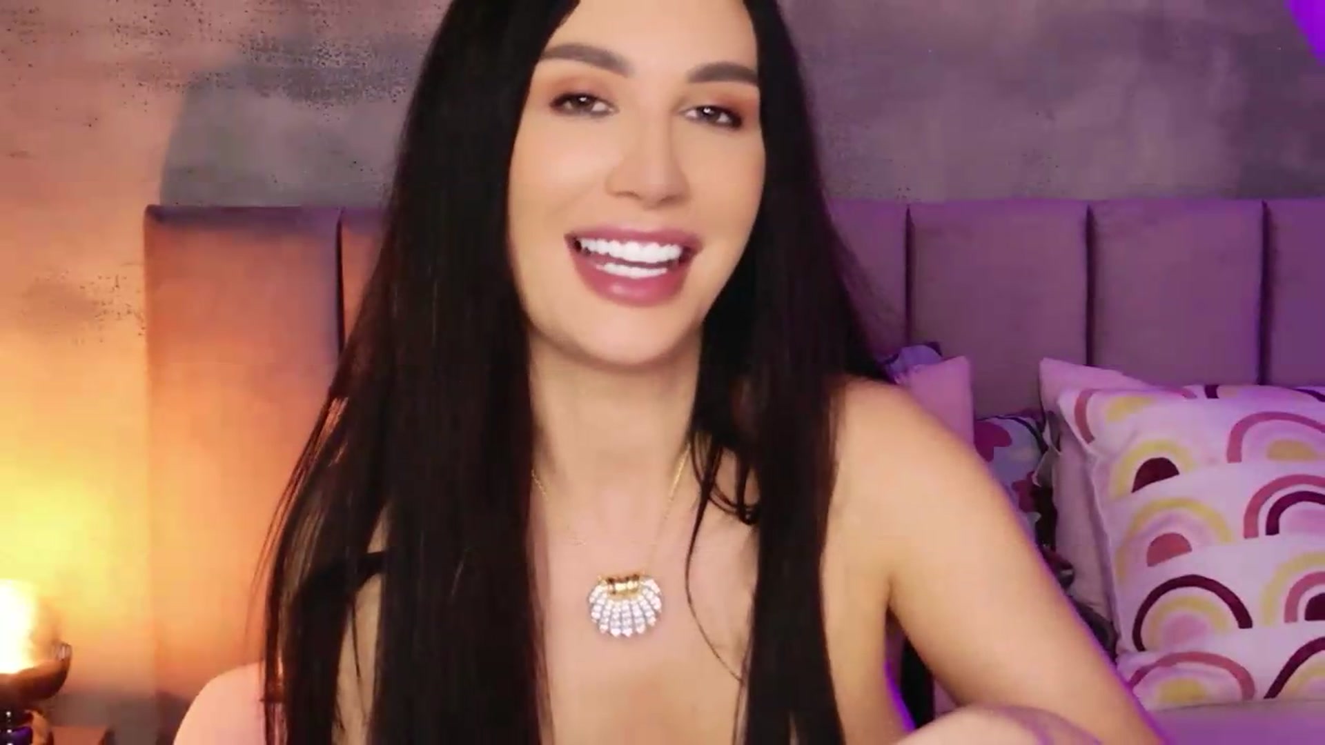 Gallery image thumbnail from Monalise's myfreecams stream on, 09/07/2026, 19:42 image 10 of 20
