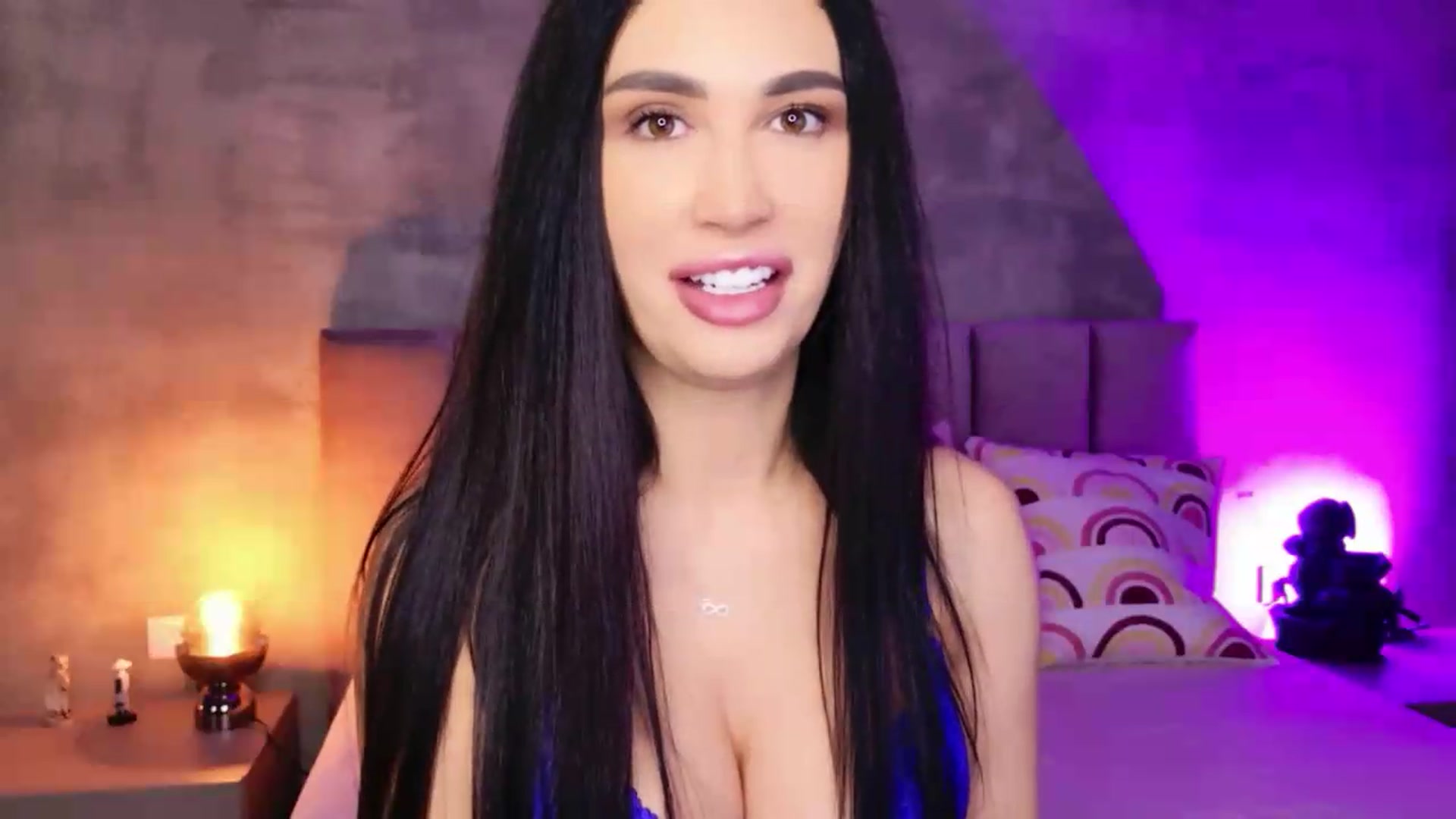 Gallery image thumbnail from Monalise's myfreecams stream on, 09/10/2026, 17:31 image 10 of 20