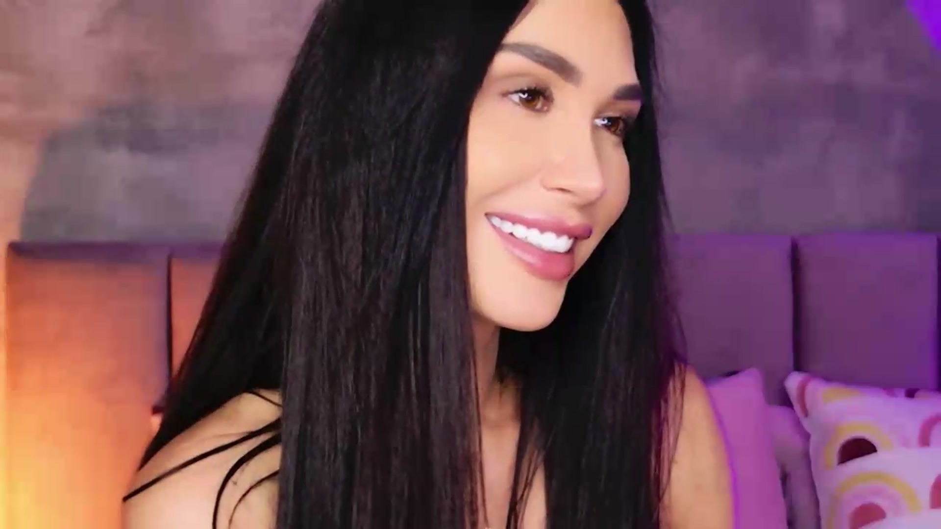 Gallery image thumbnail from Monalise's myfreecams stream on, 09/10/2026, 19:48 image 9 of 20