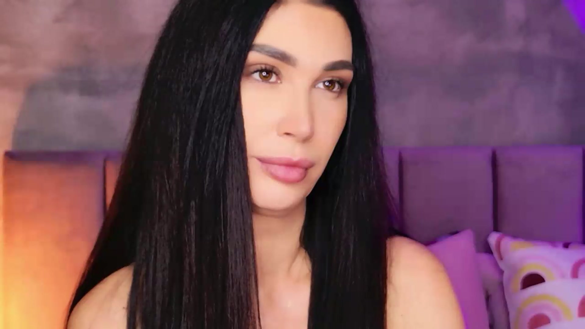Gallery image thumbnail from Monalise's myfreecams stream on, 09/10/2026, 19:48 image 19 of 20