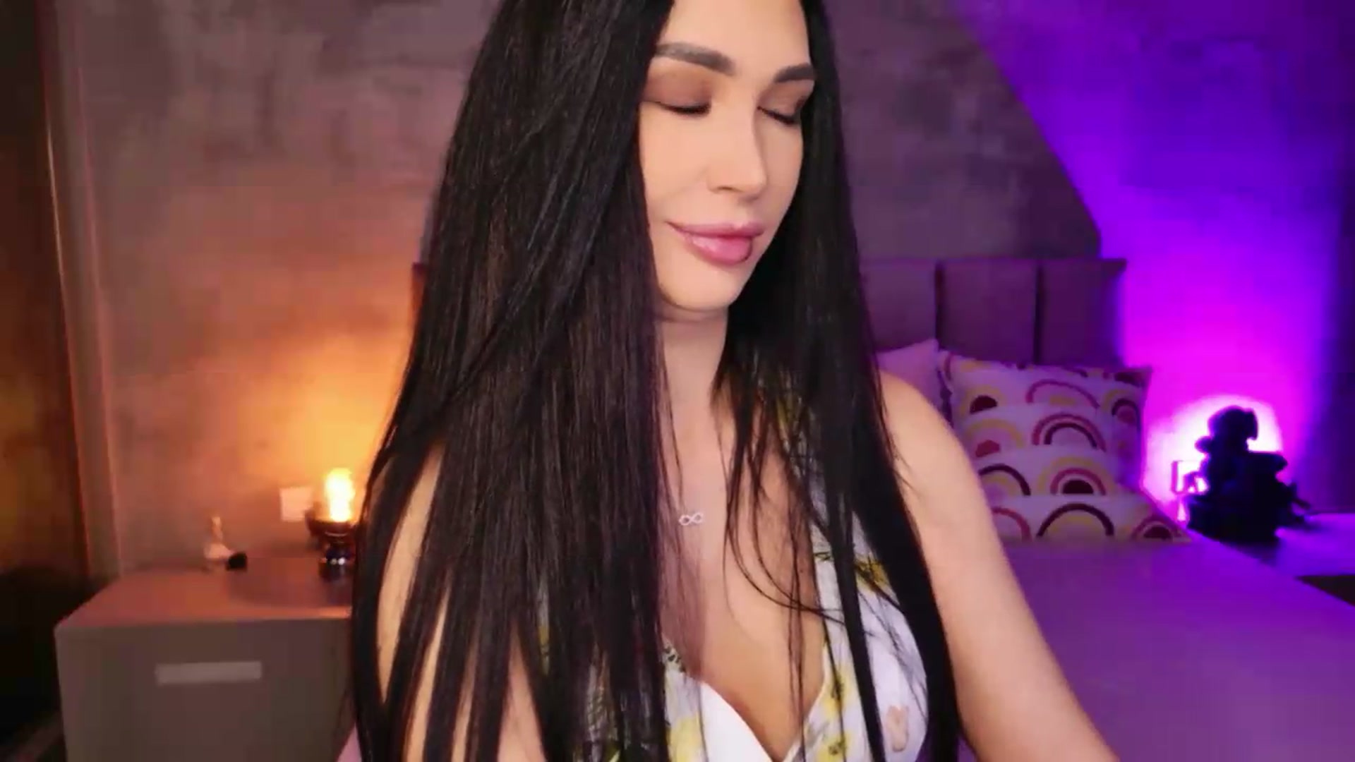 Gallery image thumbnail from Monalise's myfreecams stream on, 09/11/2026, 19:39 image 5 of 20