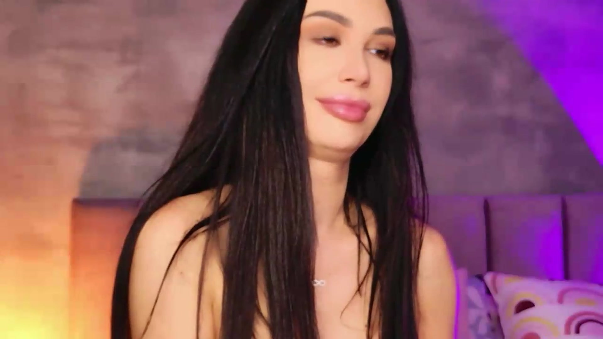 Gallery image thumbnail from Monalise's myfreecams stream on, 09/13/2026, 18:18 image 19 of 20