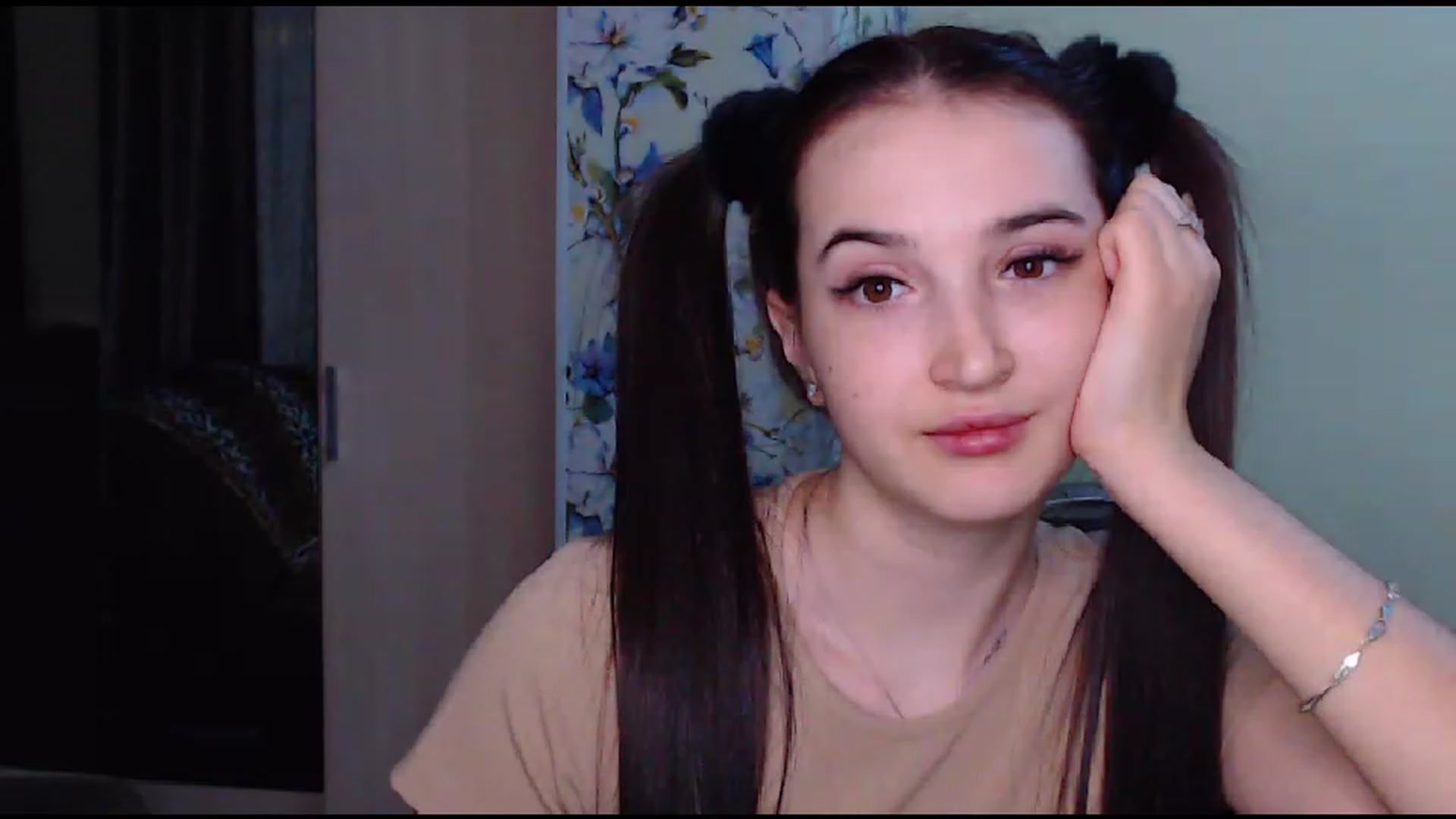 Gallery image thumbnail from MoneyLadyy's myfreecams stream on, 11/14/2022, 19:43 image 16 of 20