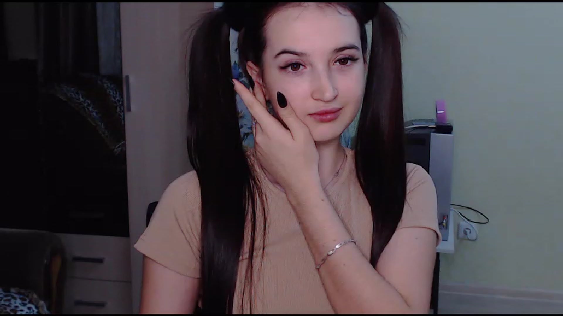 Gallery image thumbnail from MoneyLadyy's myfreecams stream on, 11/14/2022, 19:43 image 2 of 20
