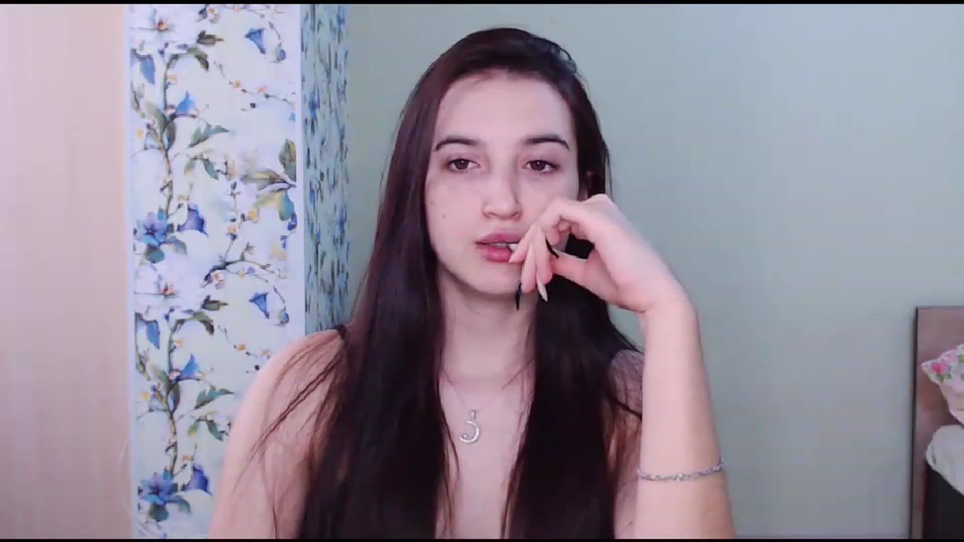 Gallery image thumbnail from MoneyLadyy's myfreecams stream on, 12/12/2022, 10:21 image 7 of 20