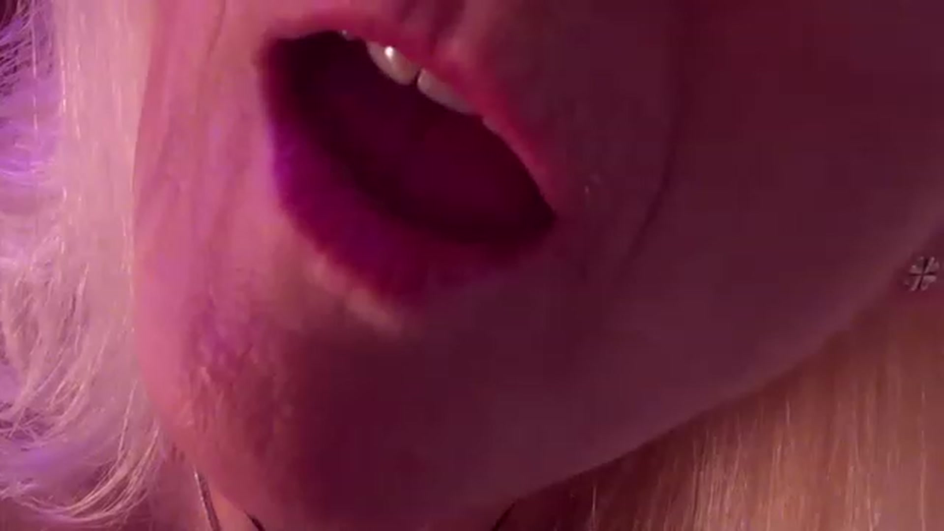 Gallery image thumbnail from MoniCutex's myfreecams stream on, 11/20/2022, 04:54 image 9 of 20
