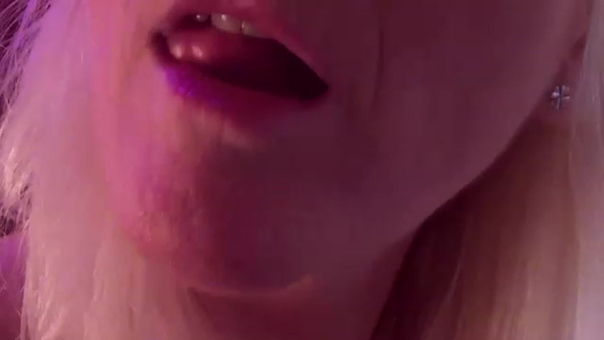 Gallery image thumbnail from MoniCutex's myfreecams stream on, 11/27/2022, 10:22 image 15 of 20