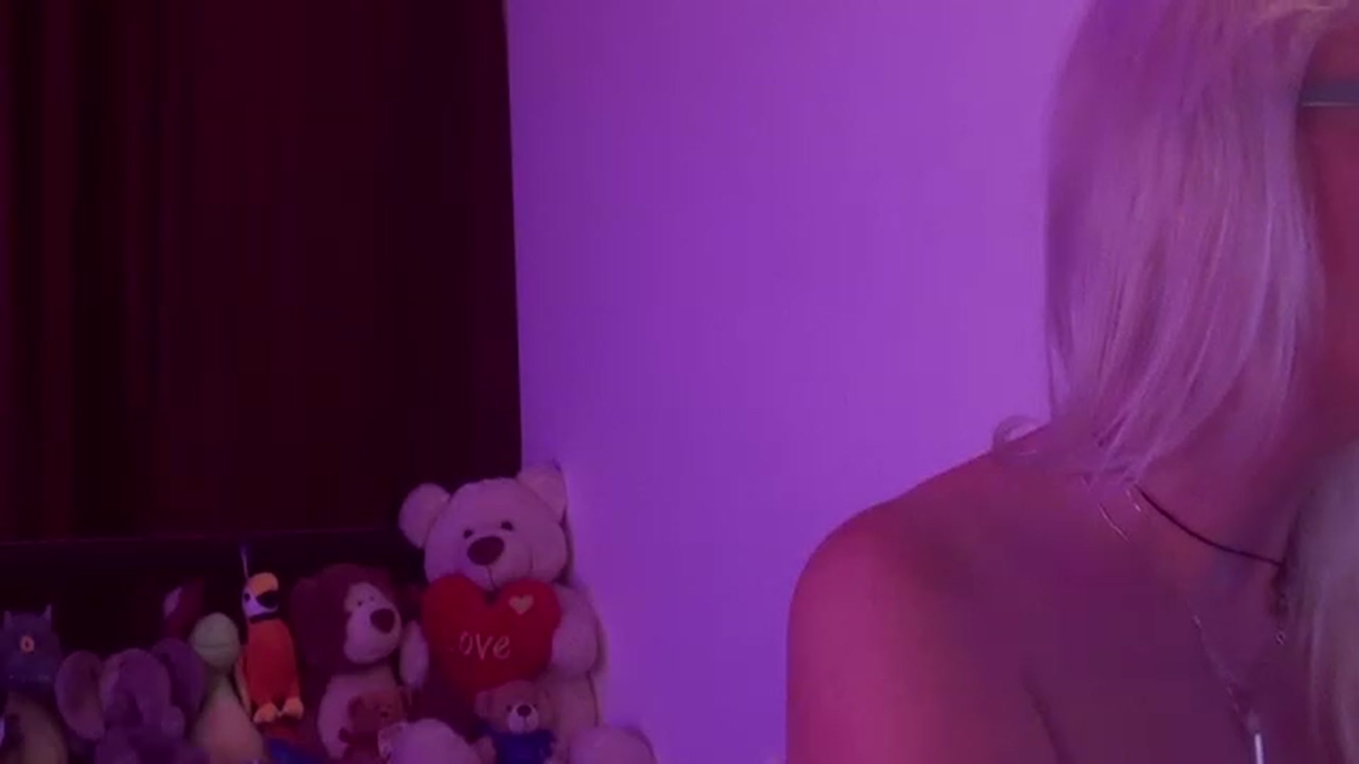 Gallery image thumbnail from MoniCutex's myfreecams stream on, 08/14/2023, 03:19 image 10 of 20