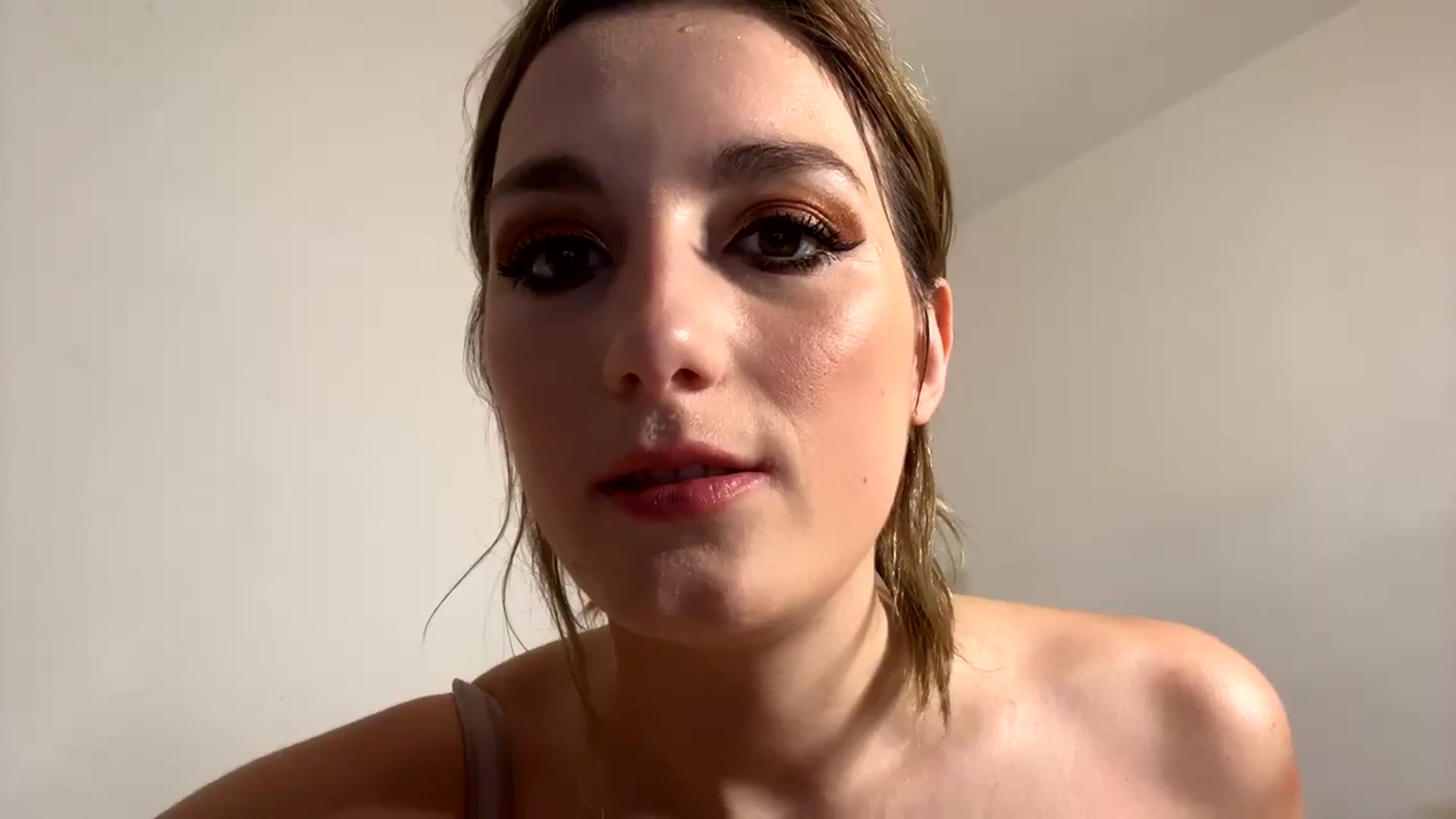 Gallery image thumbnail from Monic1's myfreecams stream on, 10/26/2023, 18:59 image 16 of 20