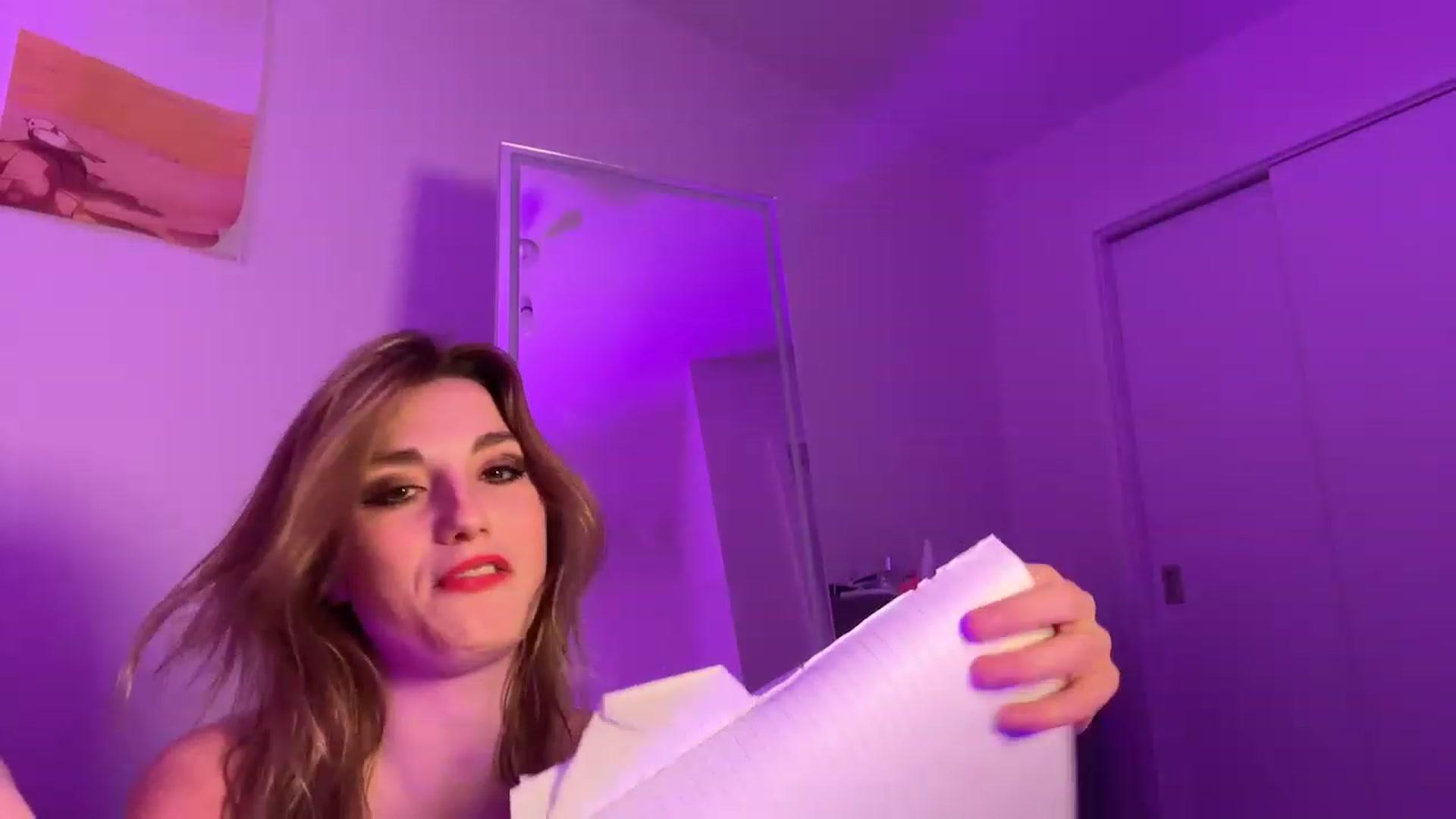 Gallery image thumbnail from Monic1's myfreecams stream on, 12/03/2023, 20:37 image 20 of 20
