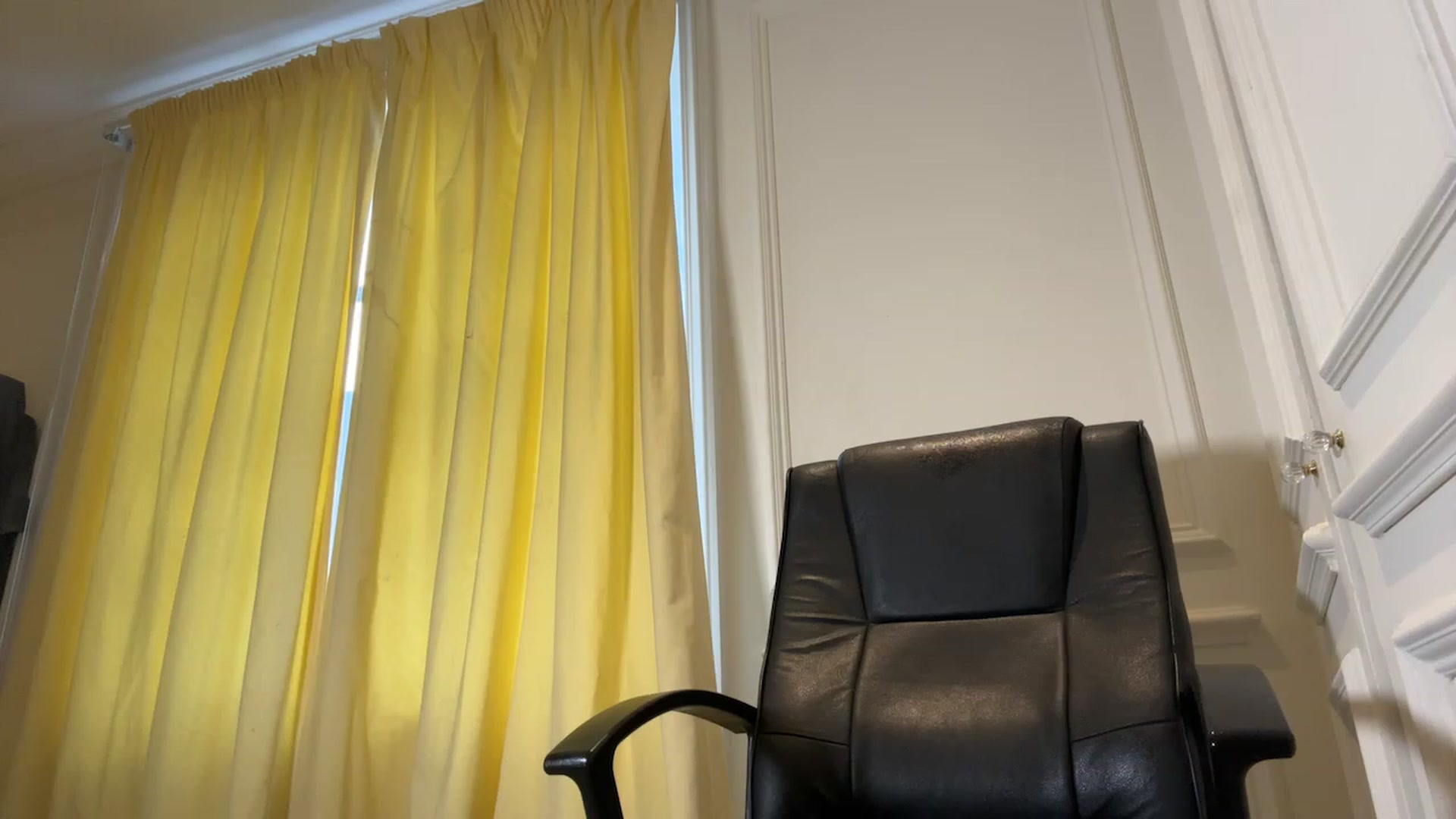 Gallery image thumbnail from Monic1's myfreecams stream on, 01/08/2024, 13:23 image 6 of 20