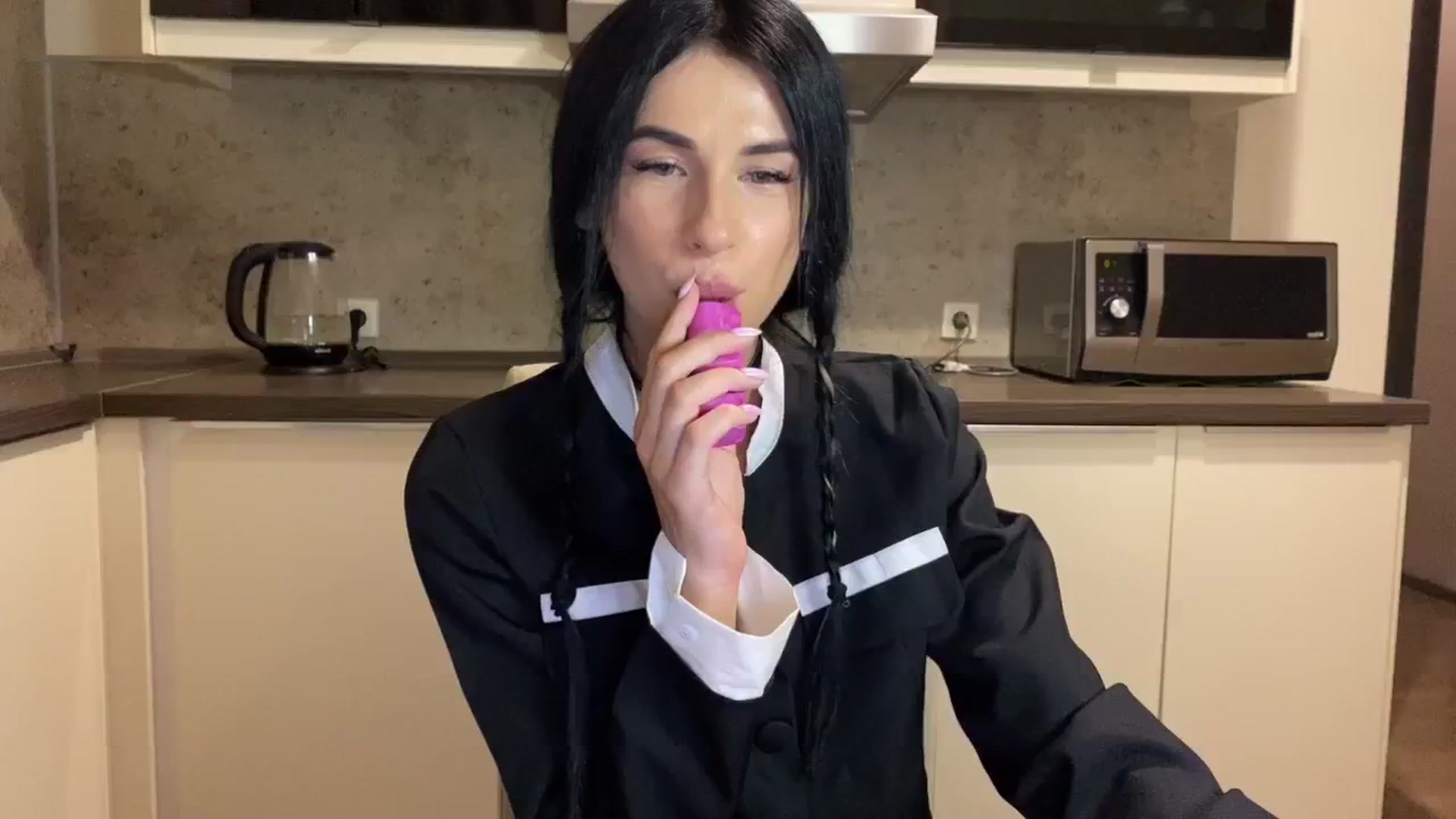 Gallery image thumbnail from Monic_cute's myfreecams stream on, 08/02/2024, 16:26 image 10 of 20