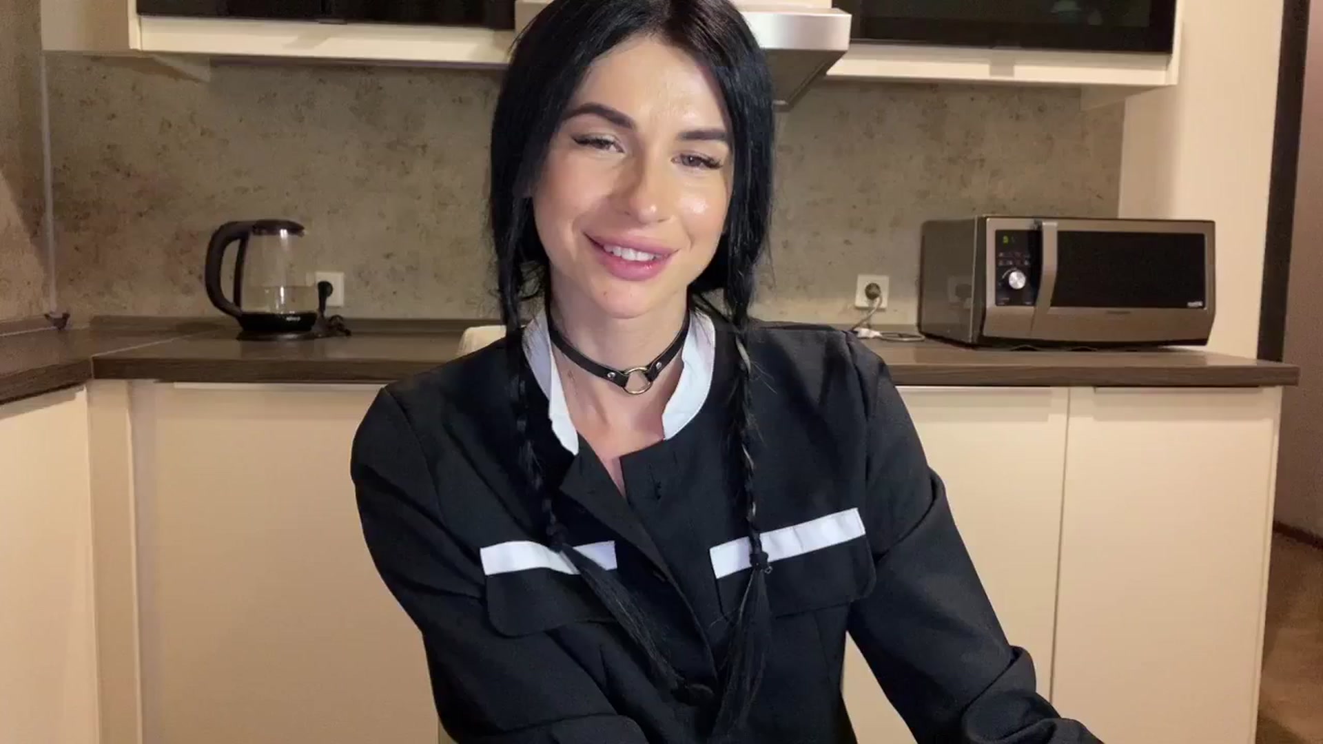 Gallery image thumbnail from Monic_cute's myfreecams stream on, 08/02/2024, 16:26 image 16 of 20
