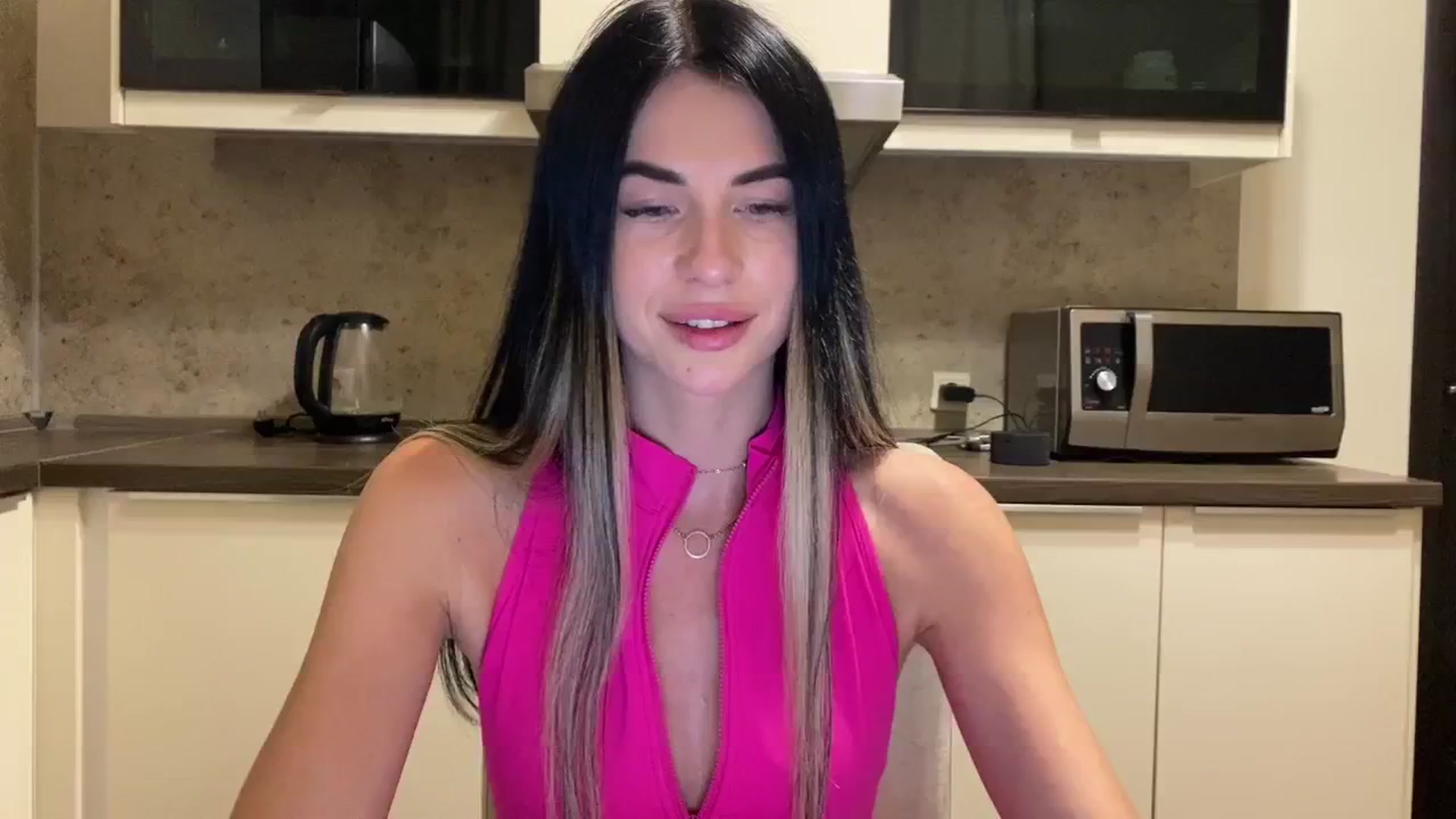 Gallery image thumbnail from Monic_cute's myfreecams stream on, 08/23/2024, 19:31 image 9 of 20