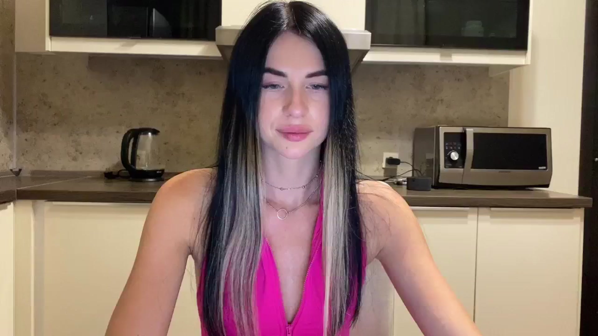 Gallery image thumbnail from Monic_cute's myfreecams stream on, 08/23/2024, 19:31 image 18 of 20