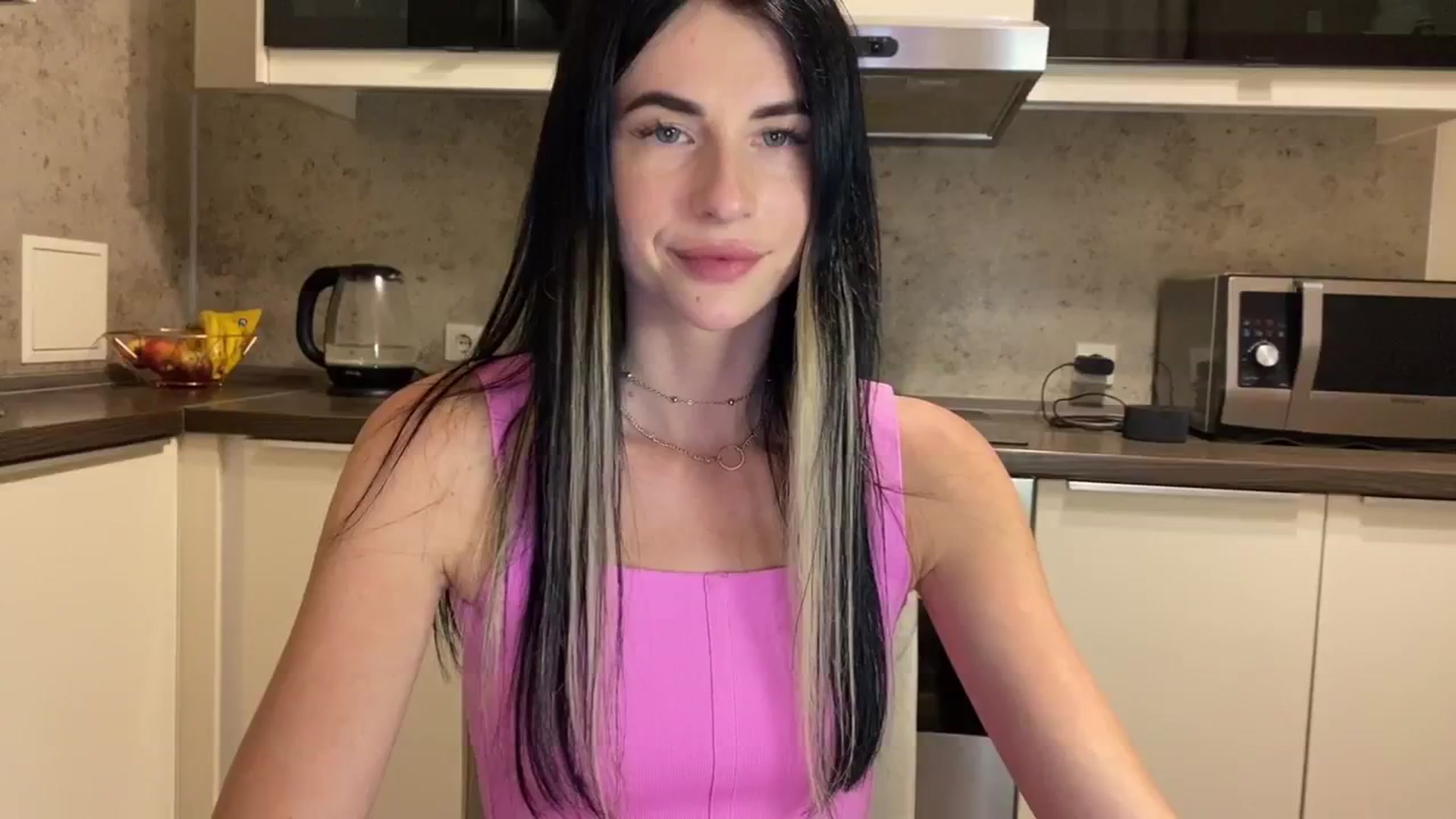 Gallery image thumbnail from Monic_cute's myfreecams stream on, 08/25/2024, 16:00 image 2 of 20