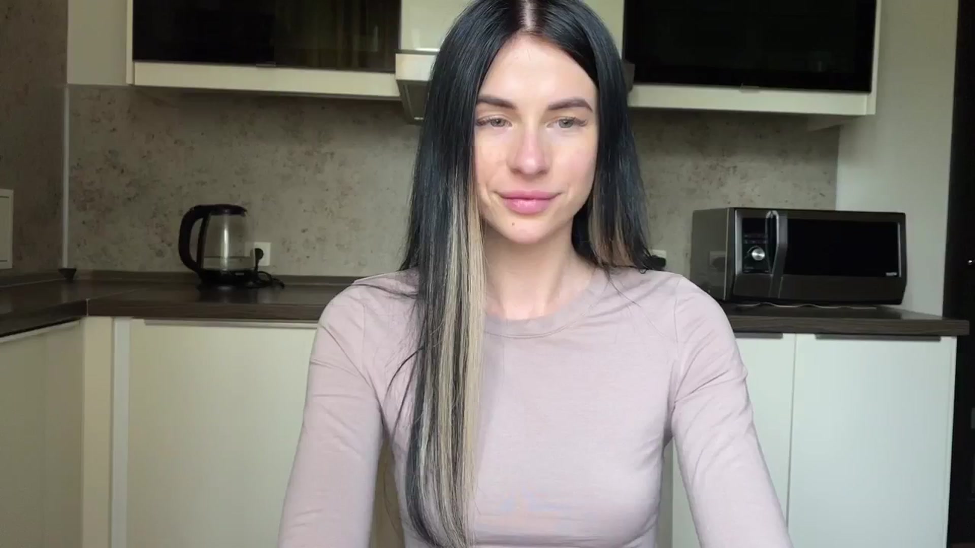 Gallery image thumbnail from Monic_cute's myfreecams stream on, 08/31/2024, 11:23 image 9 of 20