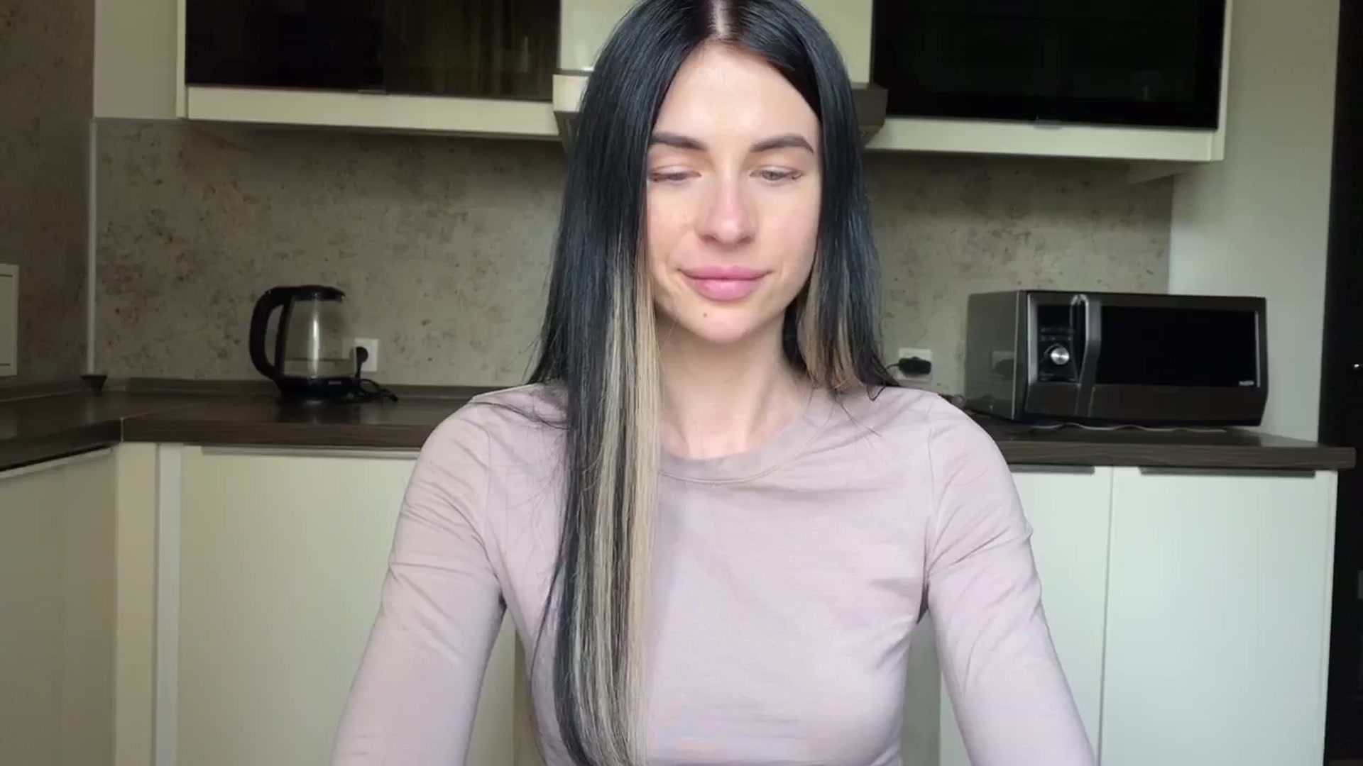 Gallery image thumbnail from Monic_cute's myfreecams stream on, 08/31/2024, 11:23 image 10 of 20