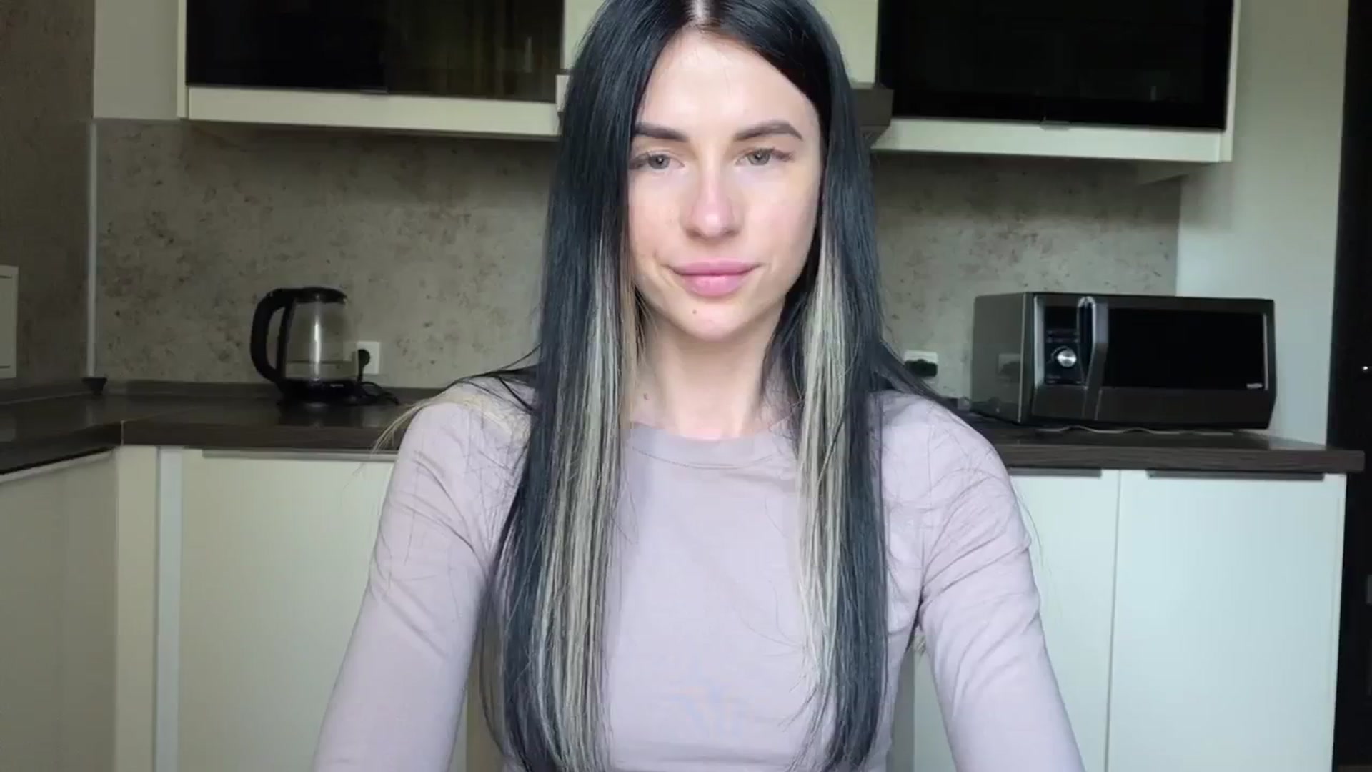 Gallery image thumbnail from Monic_cute's myfreecams stream on, 08/31/2024, 11:23 image 15 of 20