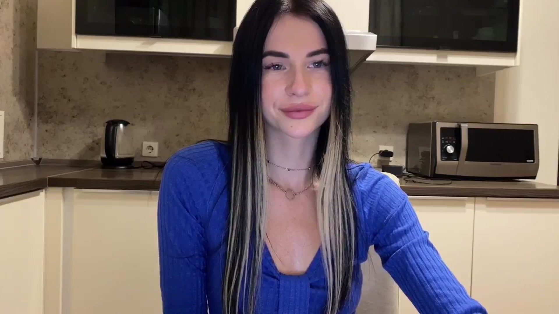 Gallery image thumbnail from Monic_cute's myfreecams stream on, 09/01/2024, 13:29 image 16 of 20