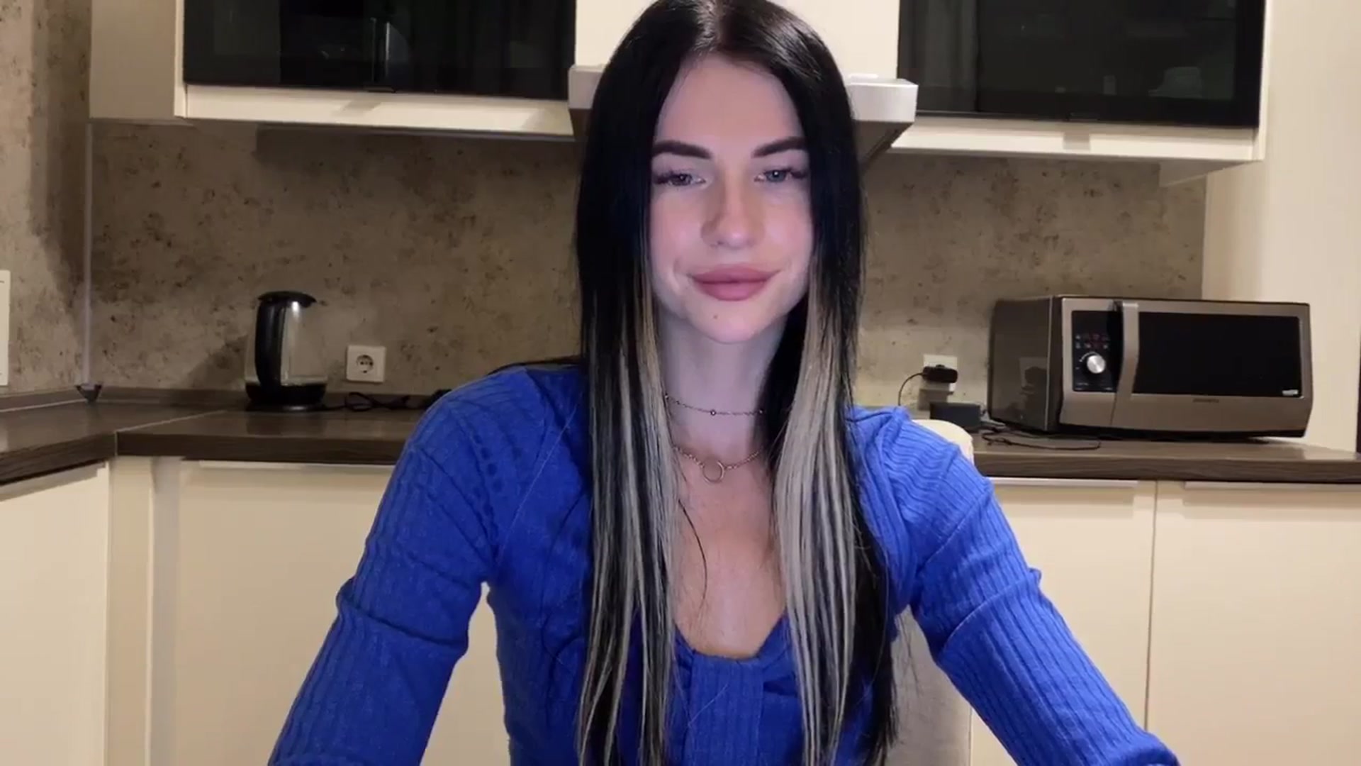Gallery image thumbnail from Monic_cute's myfreecams stream on, 09/01/2024, 13:29 image 17 of 20