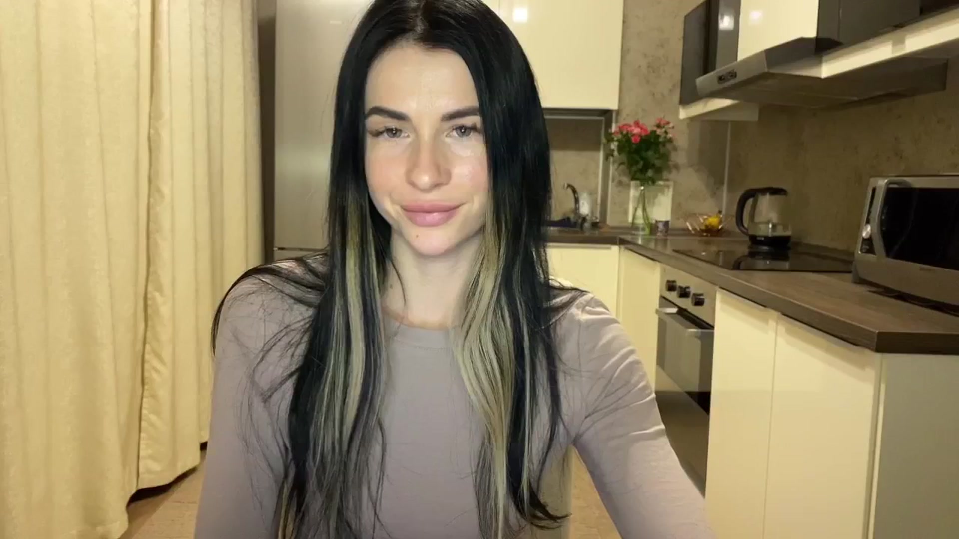 Gallery image thumbnail from Monic_cute's myfreecams stream on, 10/06/2024, 12:29 image 5 of 20