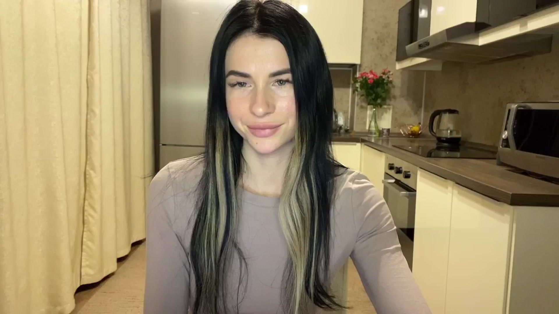 Gallery image thumbnail from Monic_cute's myfreecams stream on, 10/06/2024, 12:29 image 4 of 20