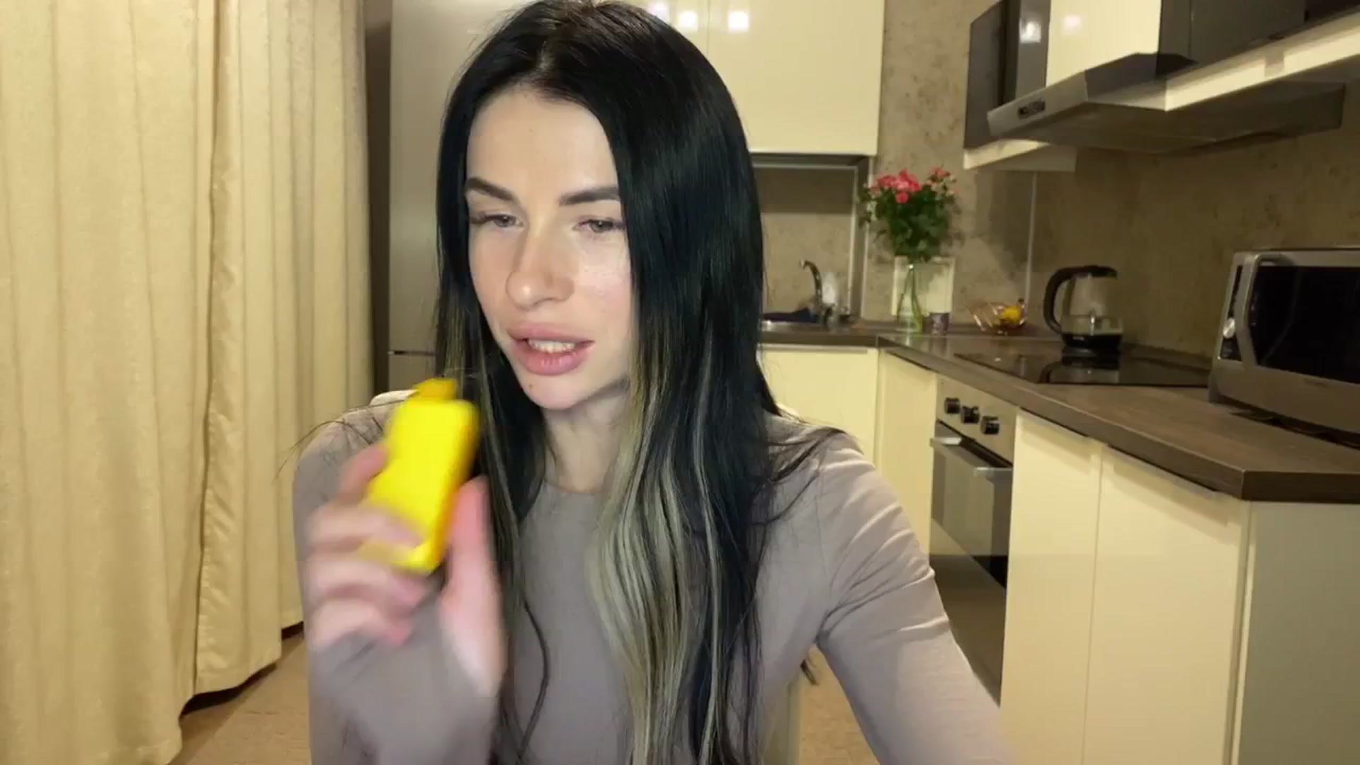 Gallery image thumbnail from Monic_cute's myfreecams stream on, 10/06/2024, 12:29 image 6 of 20