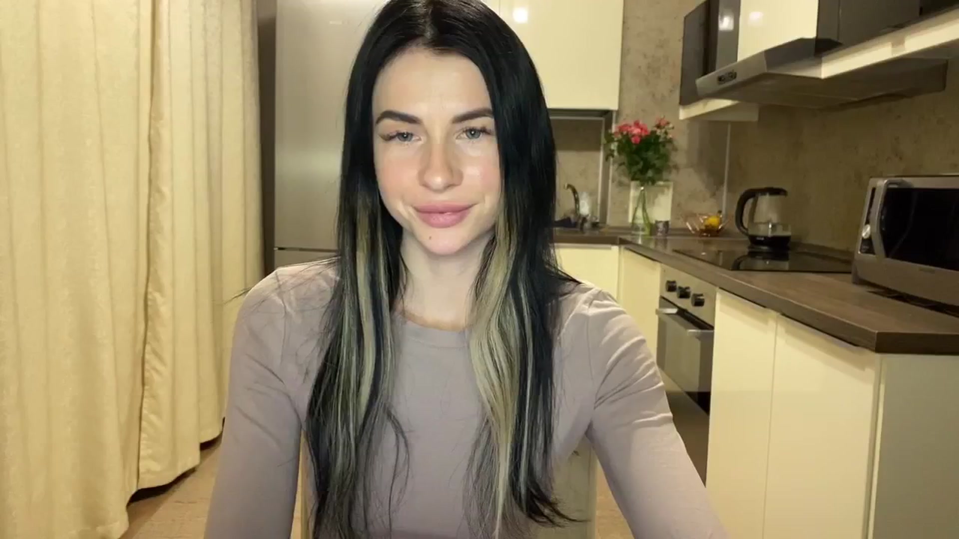 Gallery image thumbnail from Monic_cute's myfreecams stream on, 10/06/2024, 12:29 image 1 of 20
