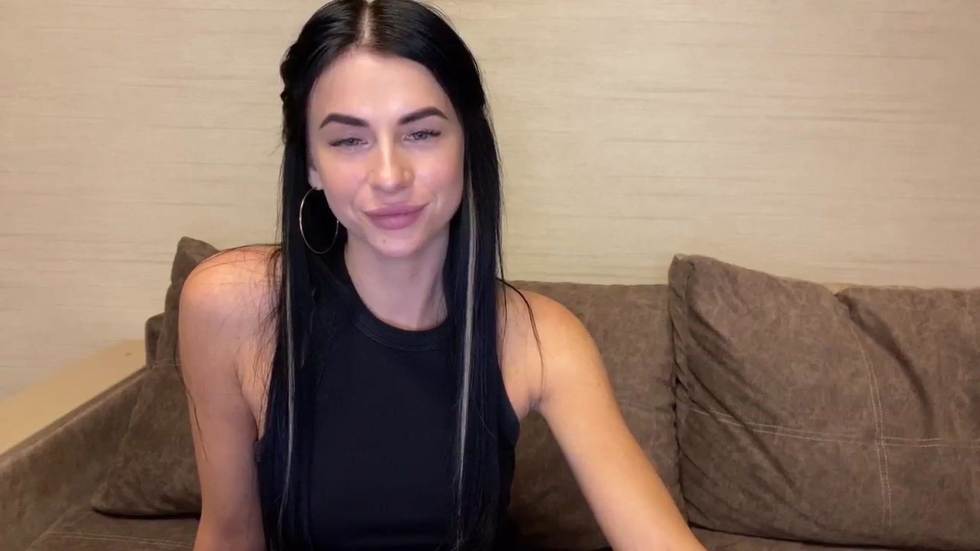 Gallery image thumbnail from Monic_cute's myfreecams stream on, 10/21/2024, 11:28 image 15 of 20
