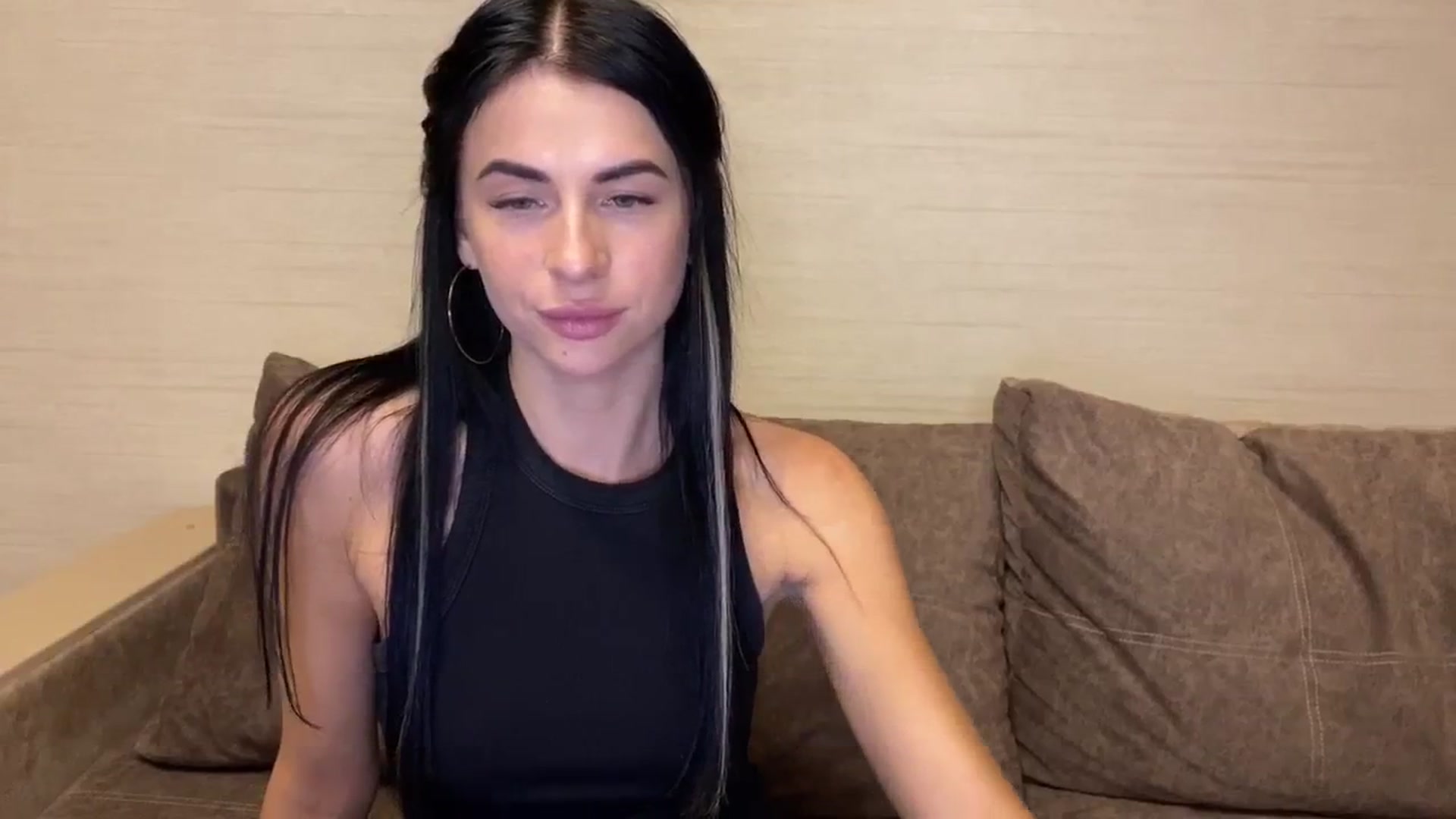 Gallery image thumbnail from Monic_cute's myfreecams stream on, 10/21/2024, 11:28 image 10 of 20