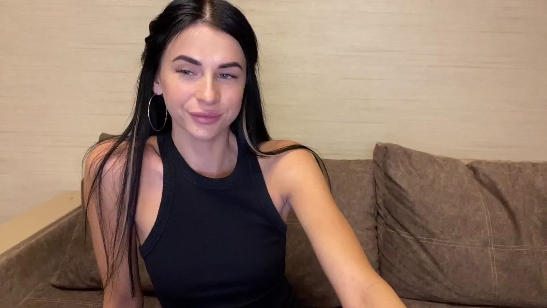 Gallery image thumbnail from Monic_cute's myfreecams stream on, 10/21/2024, 11:28 image 1 of 20