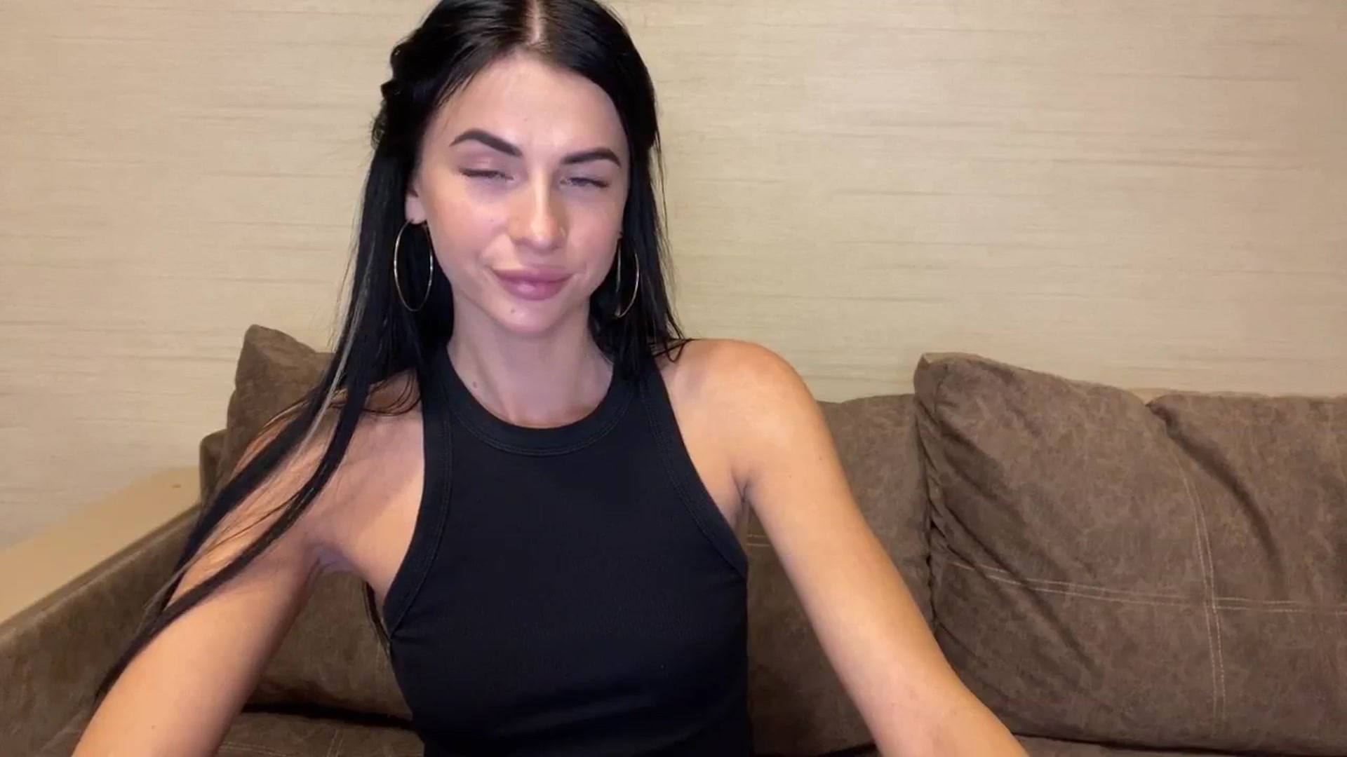 Gallery image thumbnail from Monic_cute's myfreecams stream on, 10/21/2024, 11:28 image 20 of 20