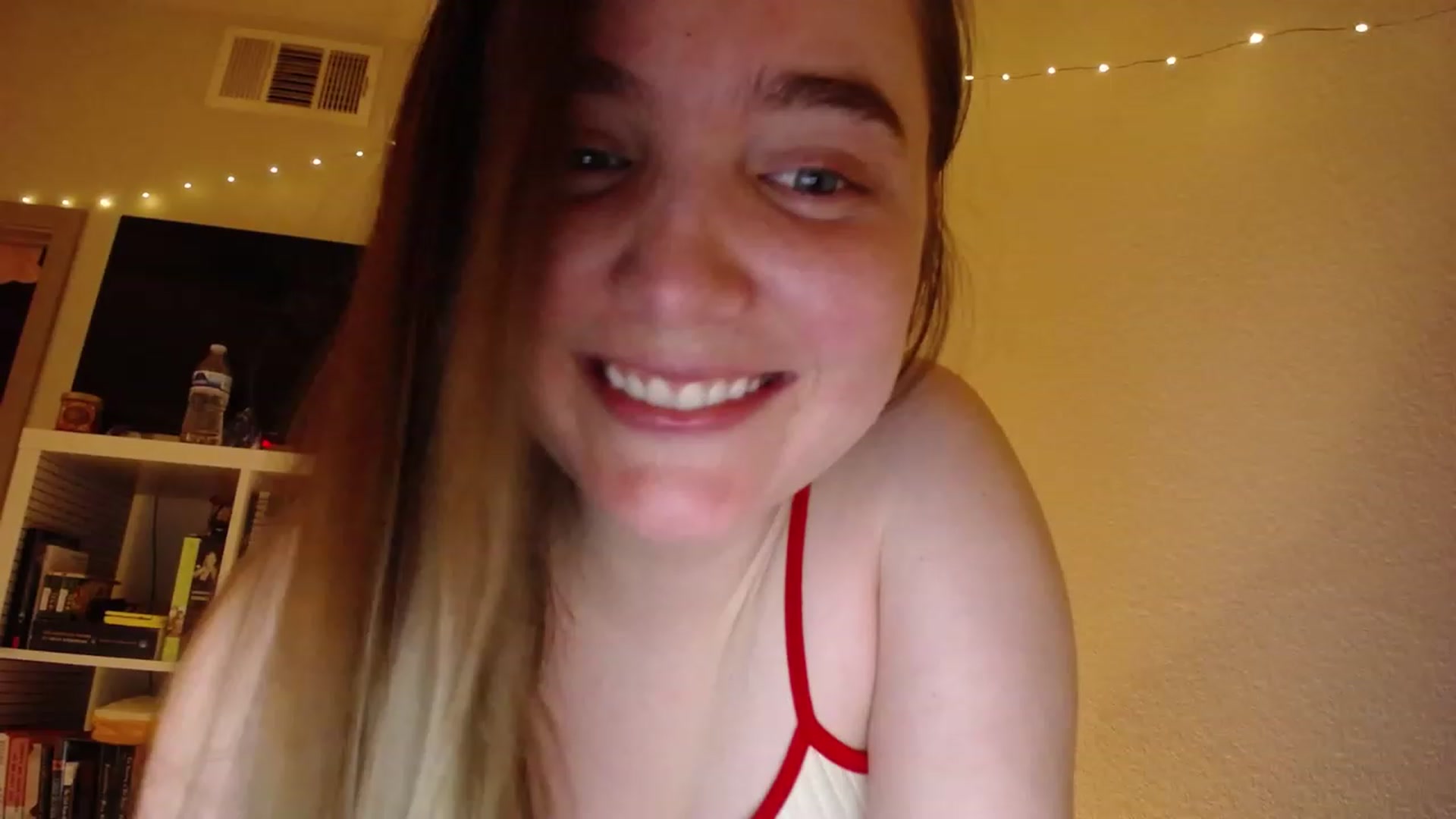 Gallery image thumbnail from Monica's myfreecams stream on, 11/26/2022, 01:59 image 13 of 20