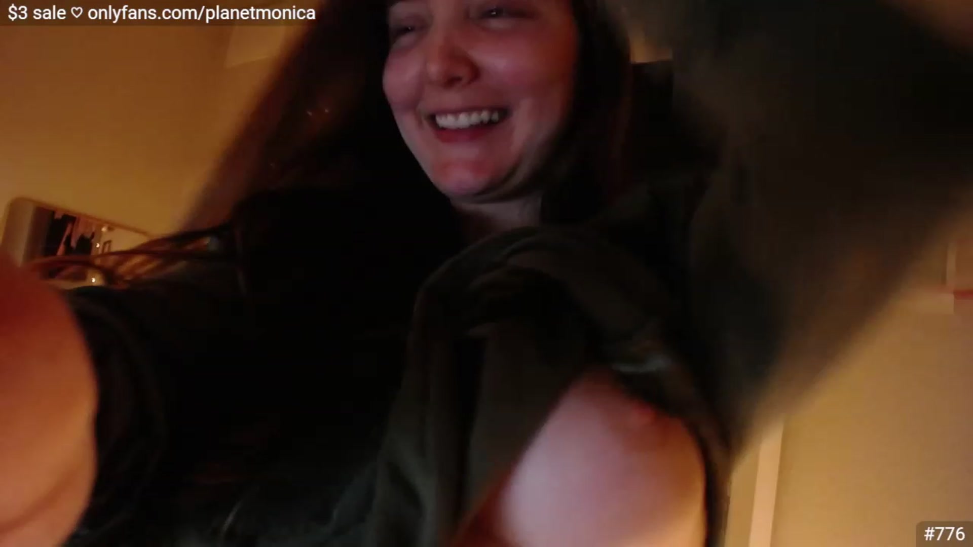Gallery image thumbnail from Monica's myfreecams stream on, 12/01/2022, 08:03 image 19 of 20