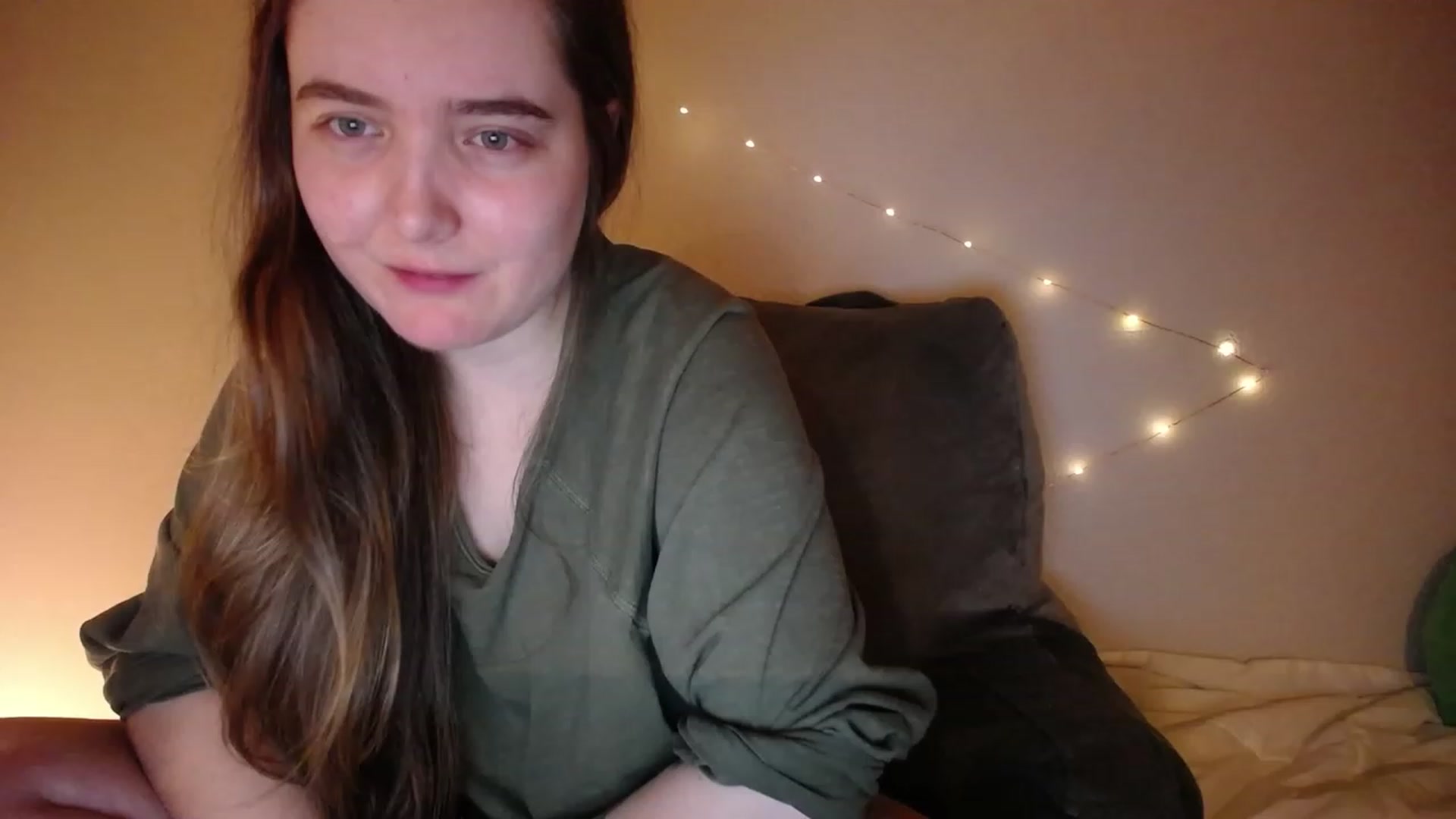 Gallery image thumbnail from Monica's myfreecams stream on, 12/01/2022, 08:03 image 14 of 20