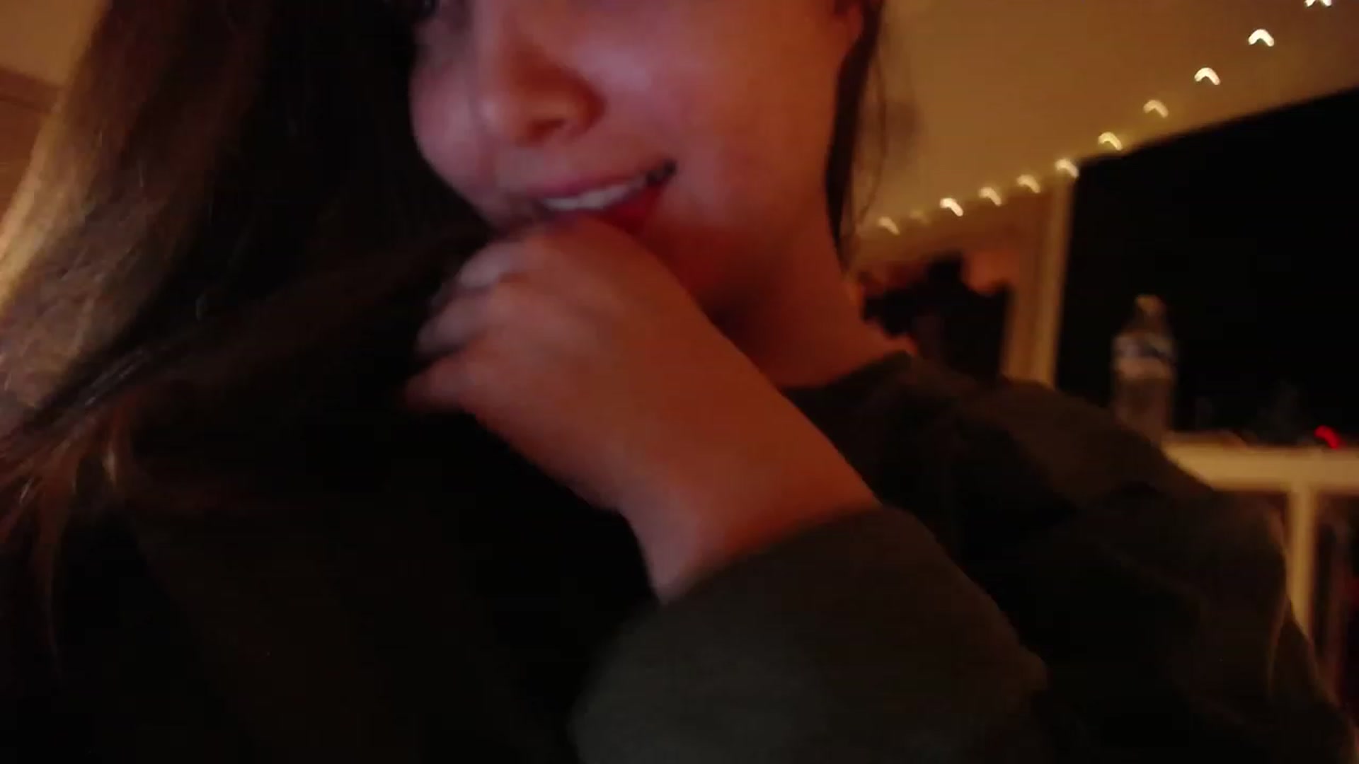 Gallery image thumbnail from Monica's myfreecams stream on, 12/01/2022, 08:03 image 1 of 20